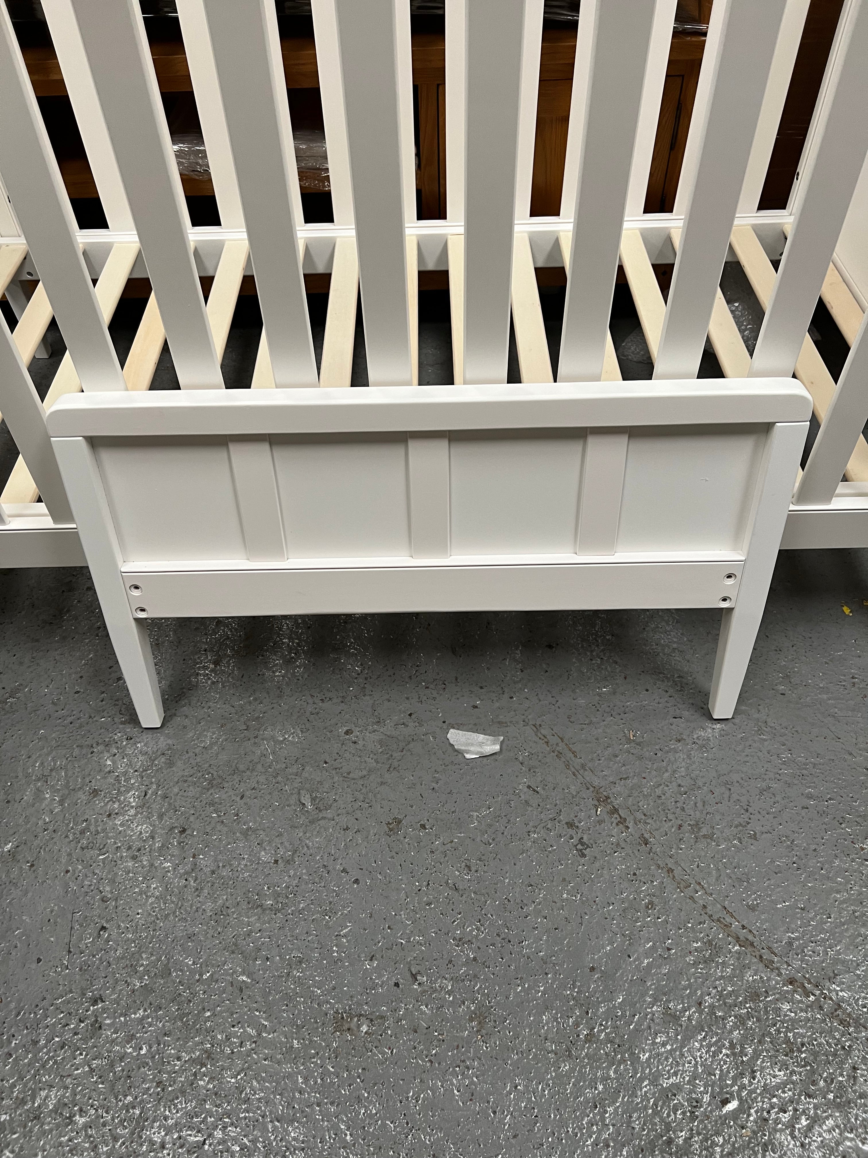 PENSHAM PURE WHITE
Classic Cot Bed Quality Furniture Clearance Ltd