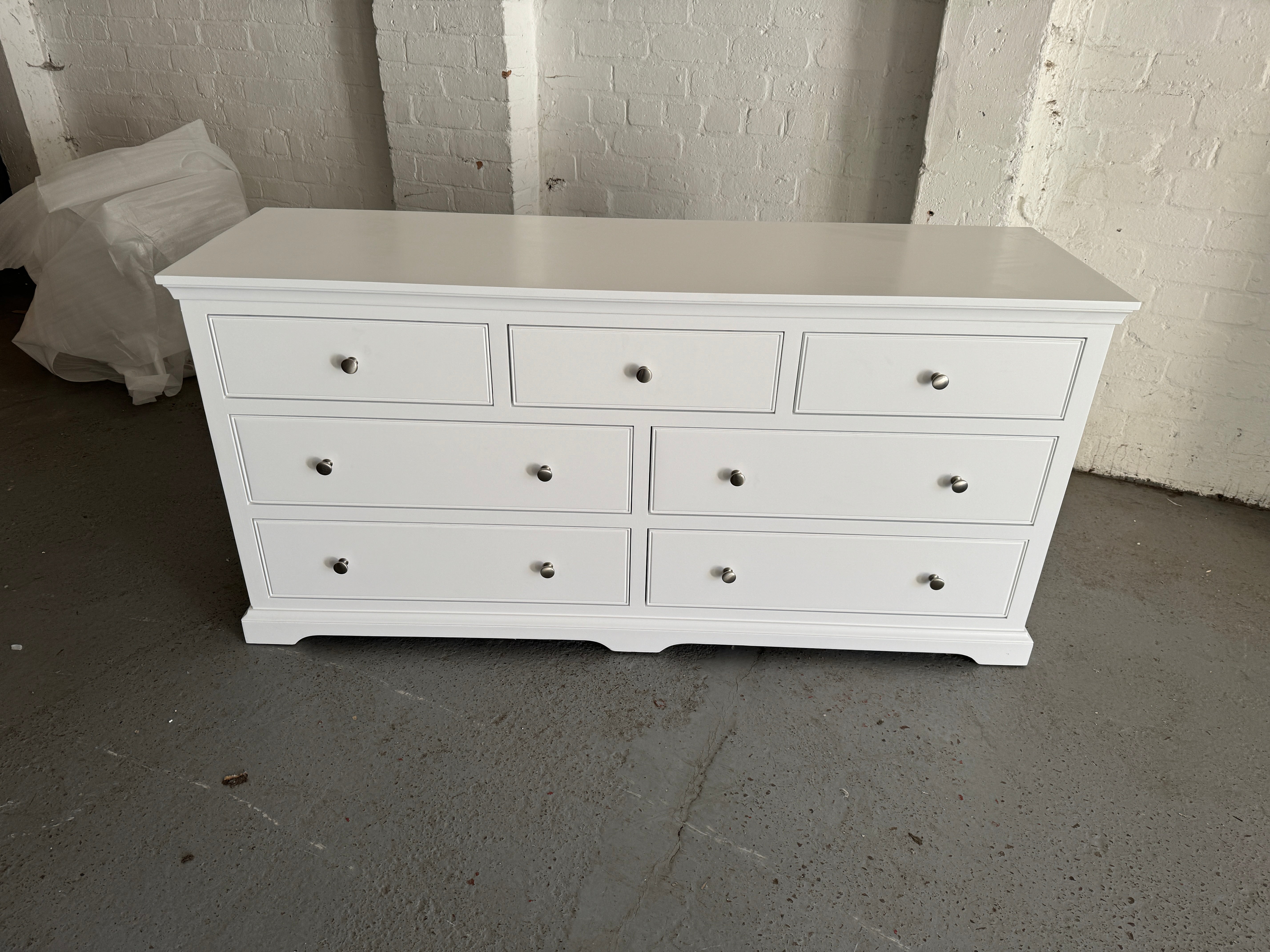 FAIRFORD SOFT WHITE
7 Drawer Wide Chest