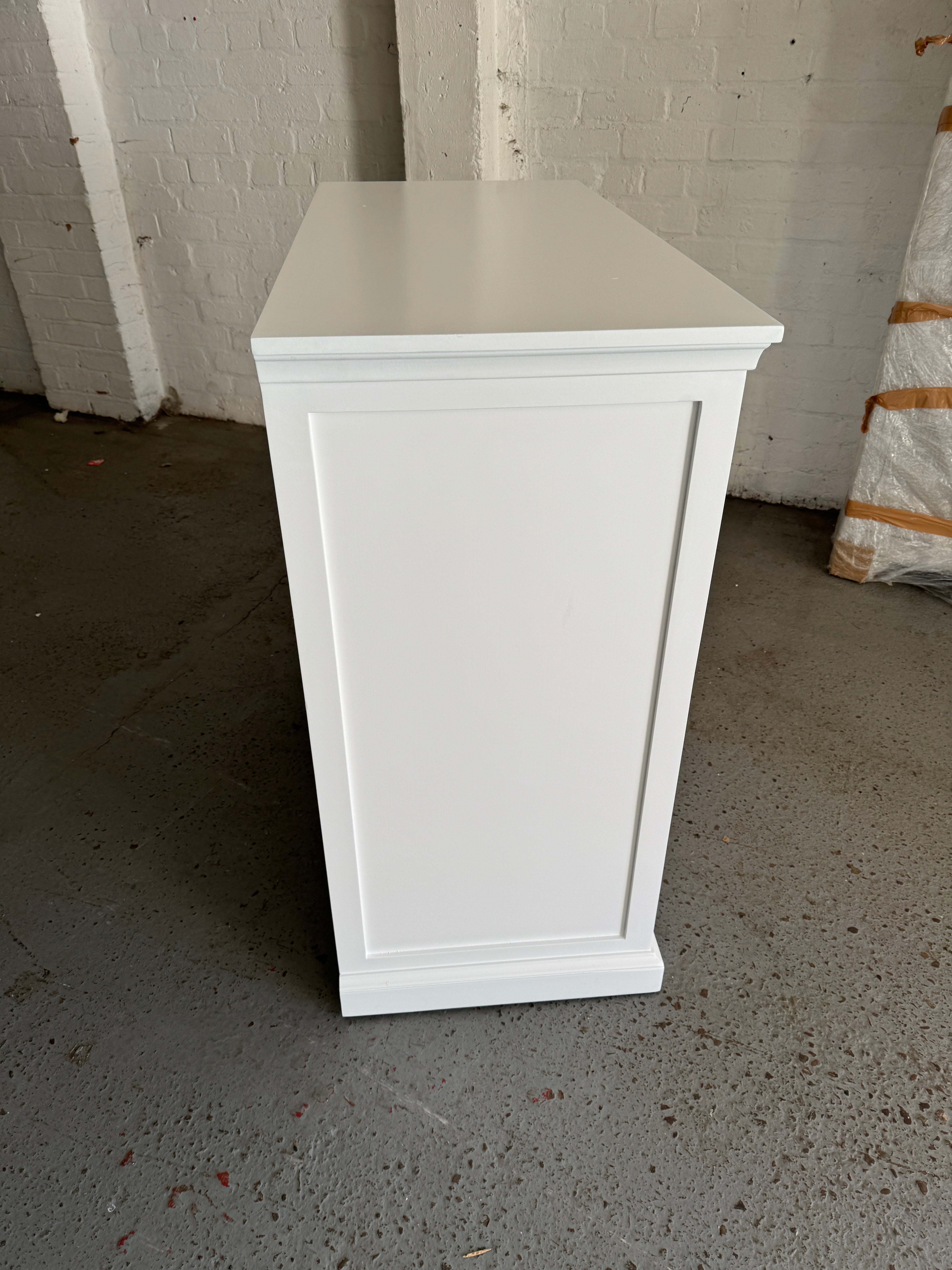 FAIRFORD SOFT WHITE
5 Drawer Chest