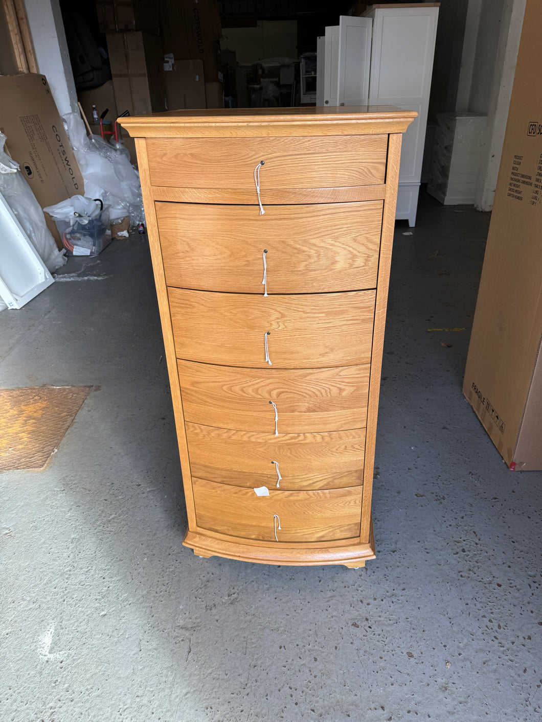 WINCHCOMBE OILED OAK
Vanity Tall Boy