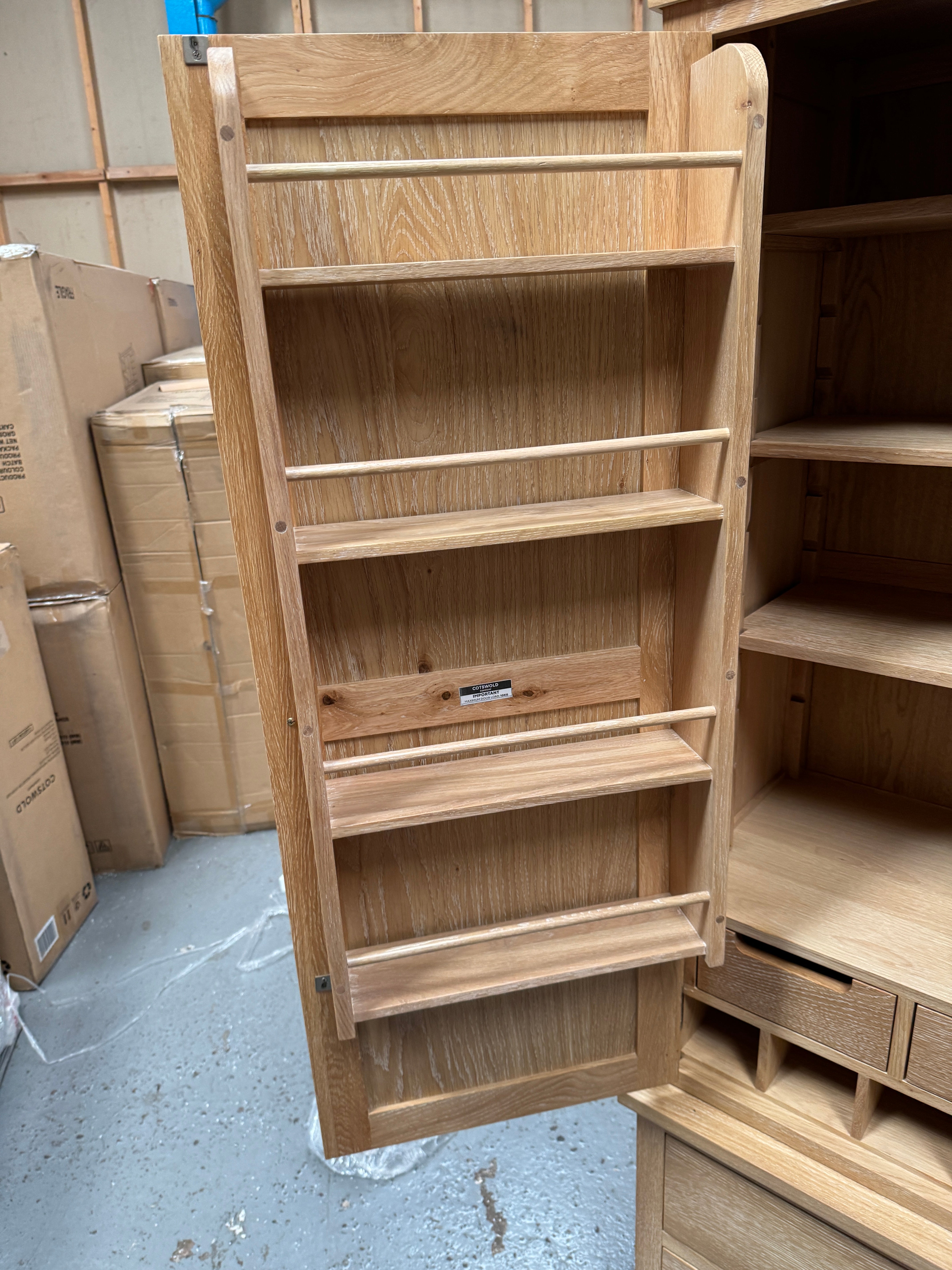 INGLESHAM WHITEWASH OAK
Double Larder Quality Furniture Clearance Ltd