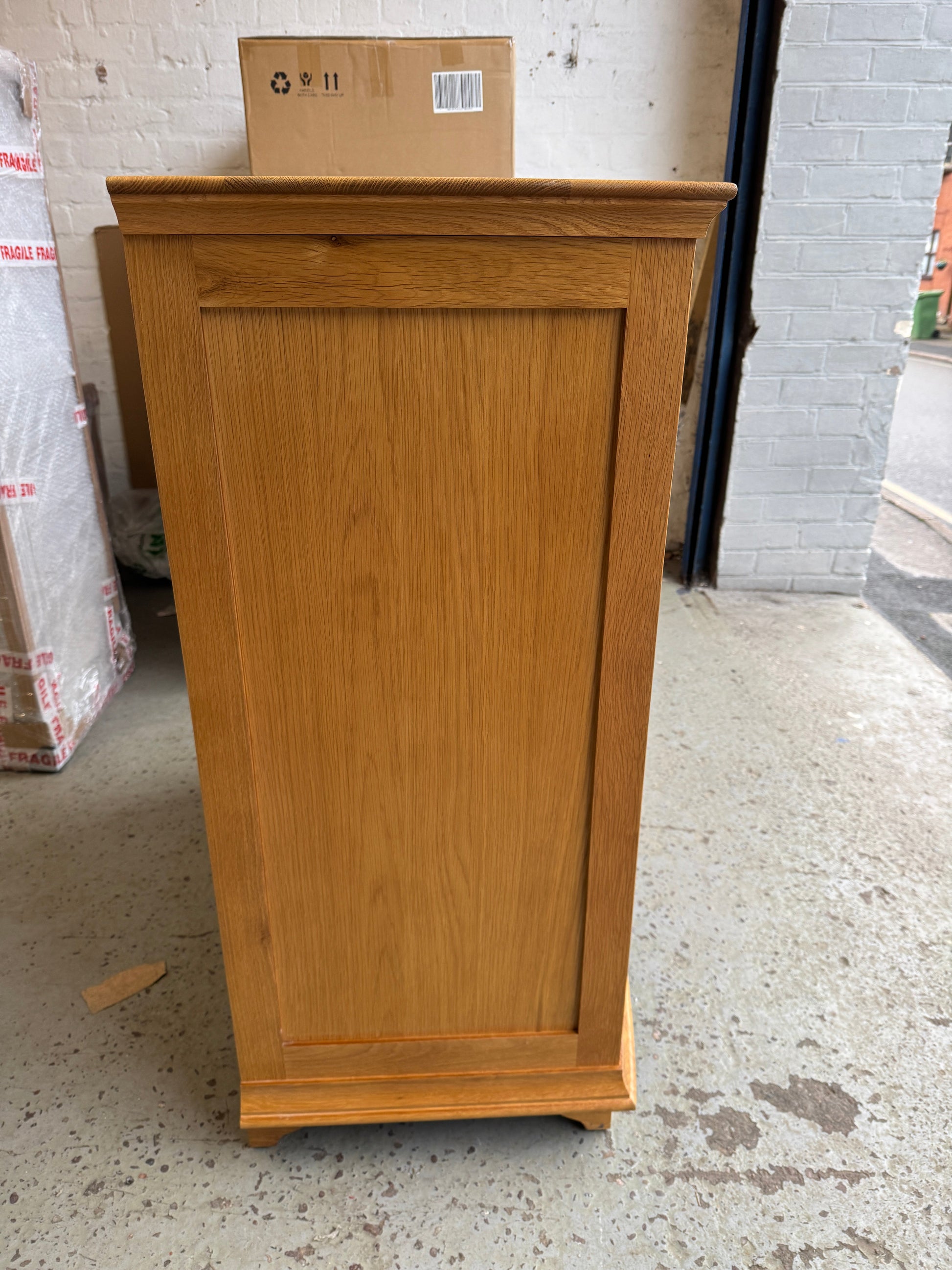 WINCHCOMBE OILED OAK
5 Drawer Chest Quality Furniture Clearance Ltd