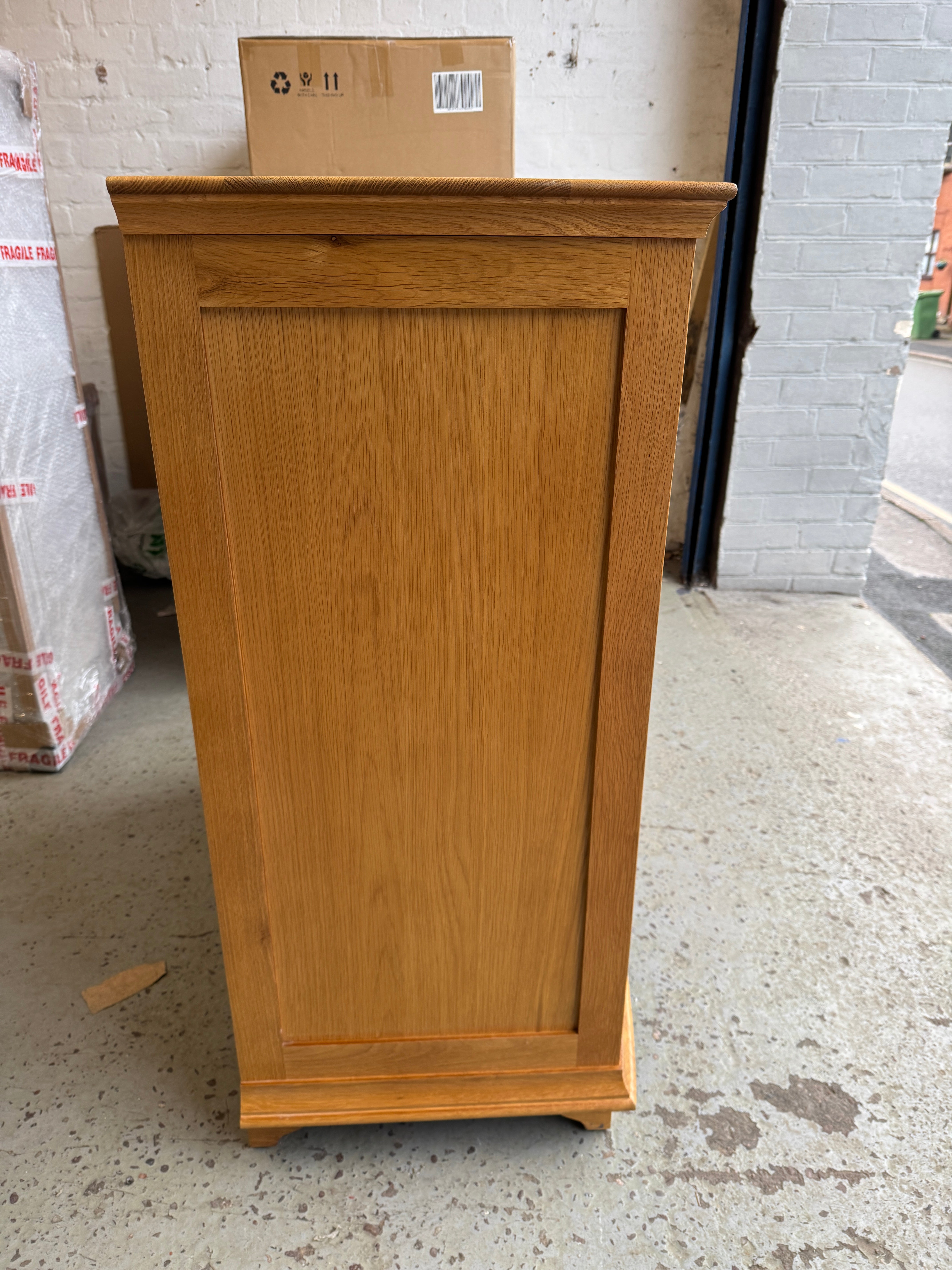 WINCHCOMBE OILED OAK
5 Drawer Chest Quality Furniture Clearance Ltd