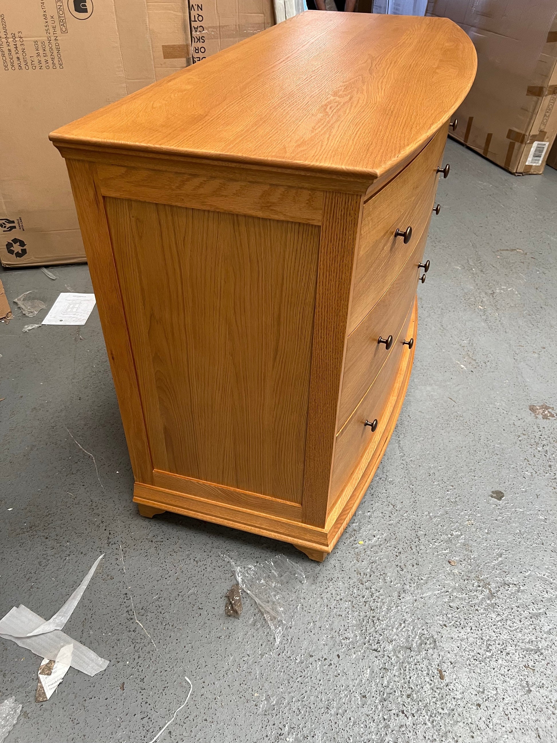 WINCHCOMBE OILED OAK
Low and Wide 6 Drawer Chest Quality Furniture Clearance Ltd