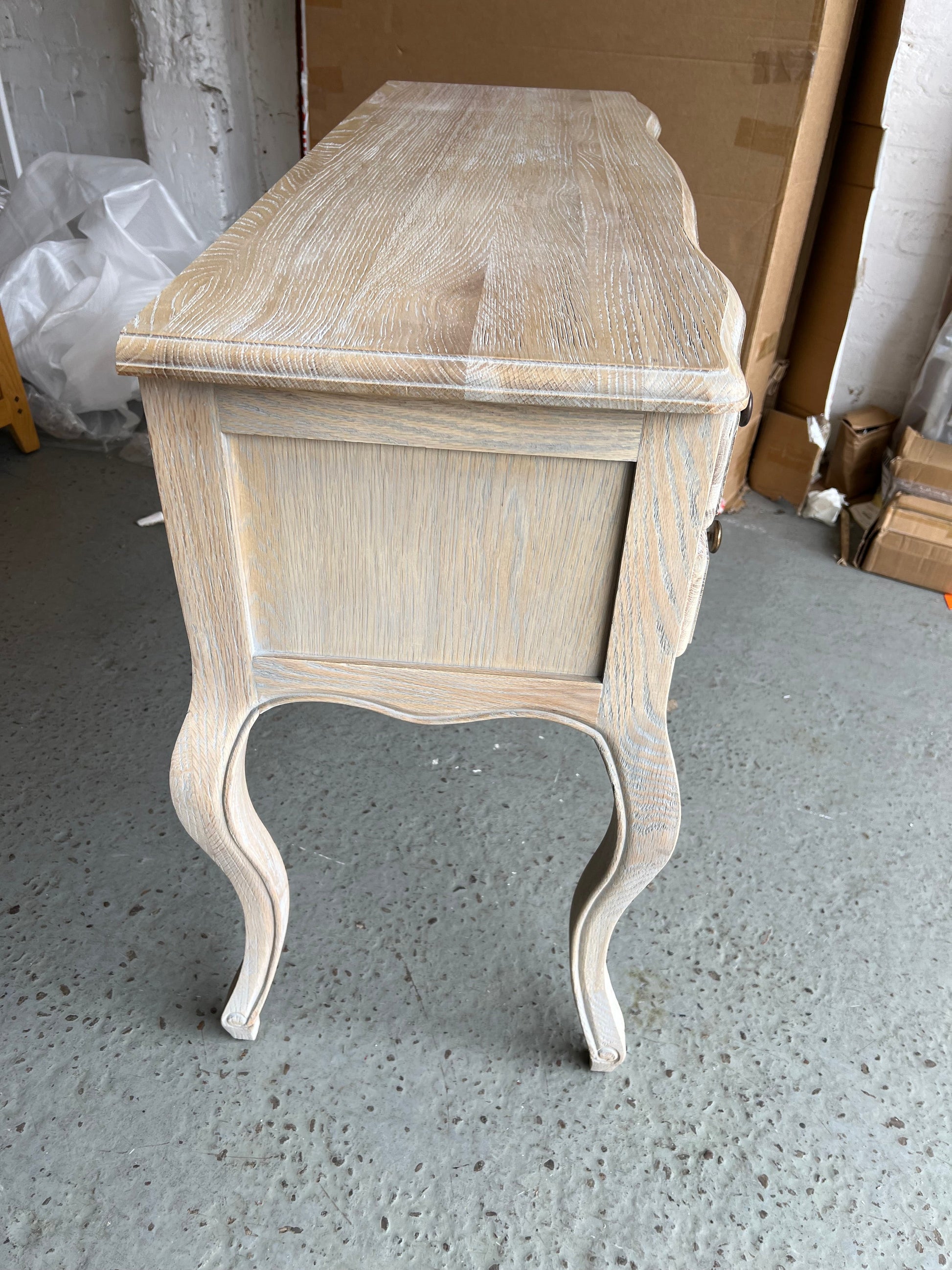 CAMILLE LIMEWASH OAK
Dressing Table + Stool Quality Furniture Clearance Ltd