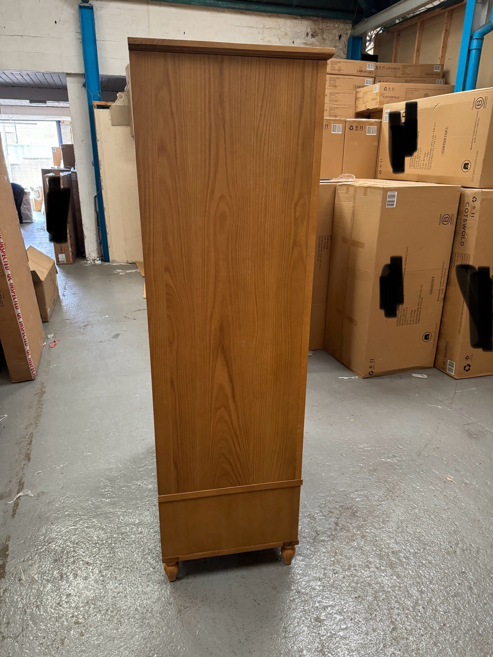 ELKSTONE MELLOW OAK
Double Wardrobe Quality Furniture Clearance Ltd