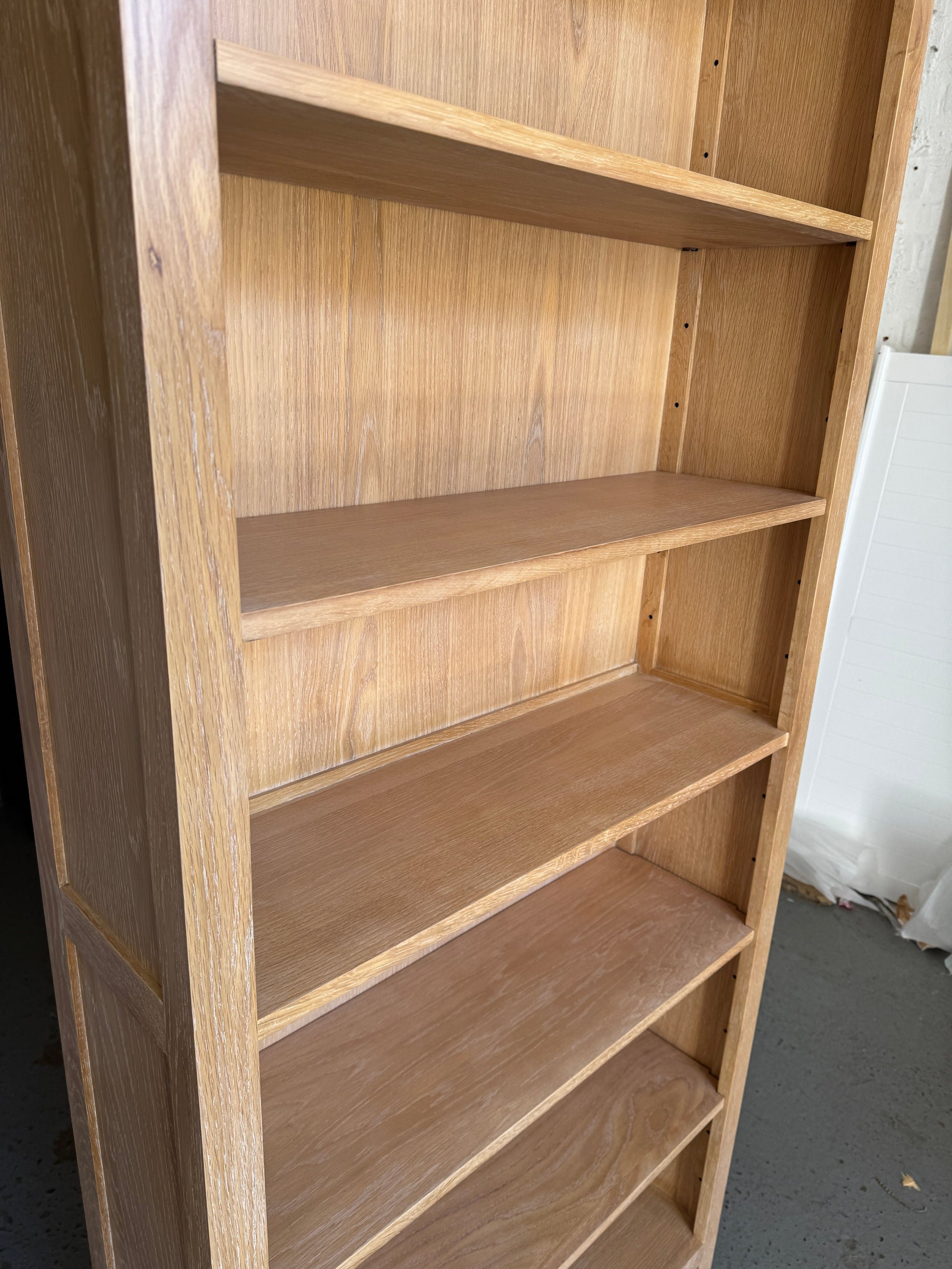 INGLESHAM WHITEWASH OAK
Large Bookcase Quality Furniture Clearance Ltd