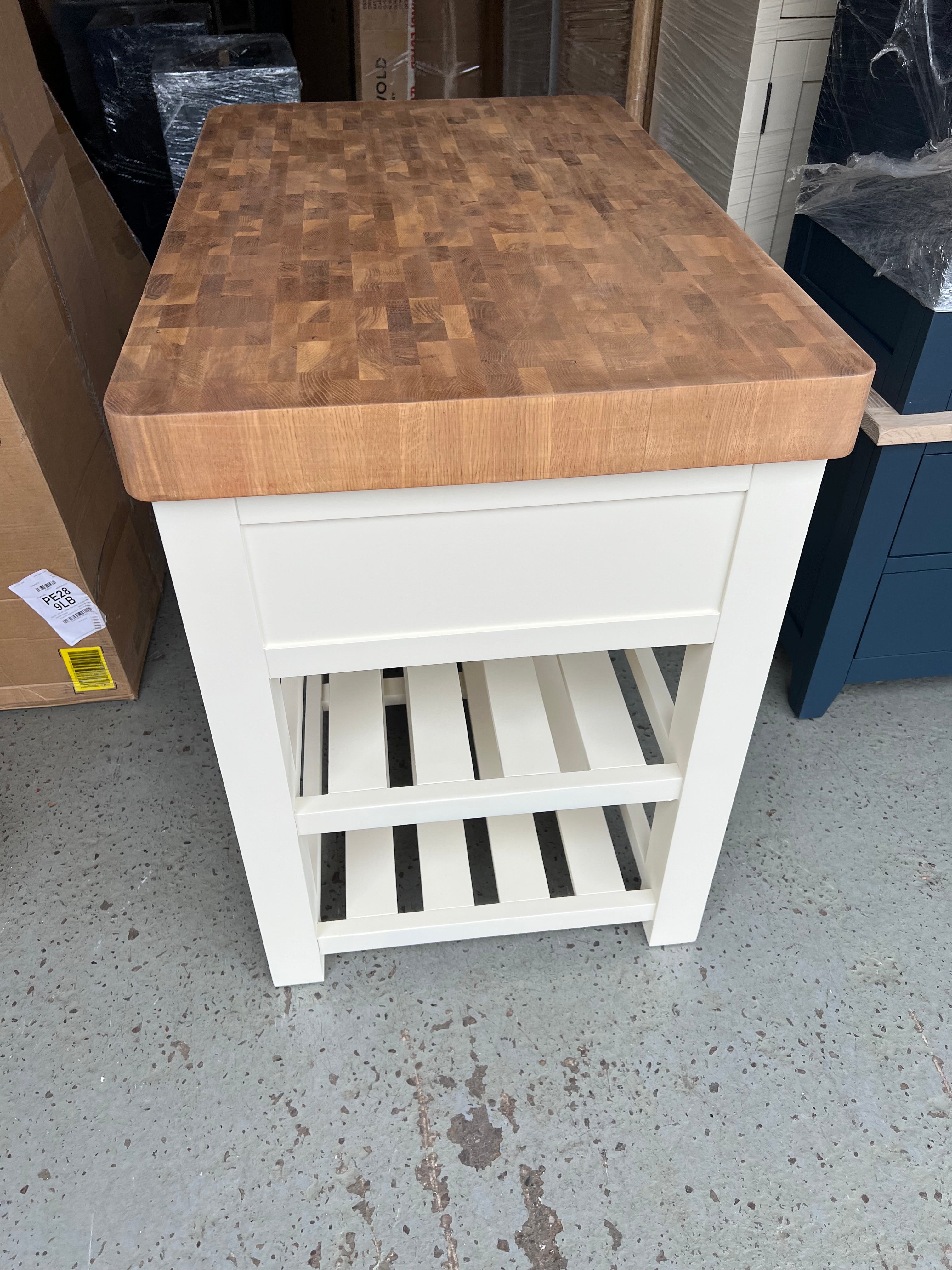 SUSSEX COTSWOLD CREAM
Kitchen Island Quality Furniture Clearance Ltd