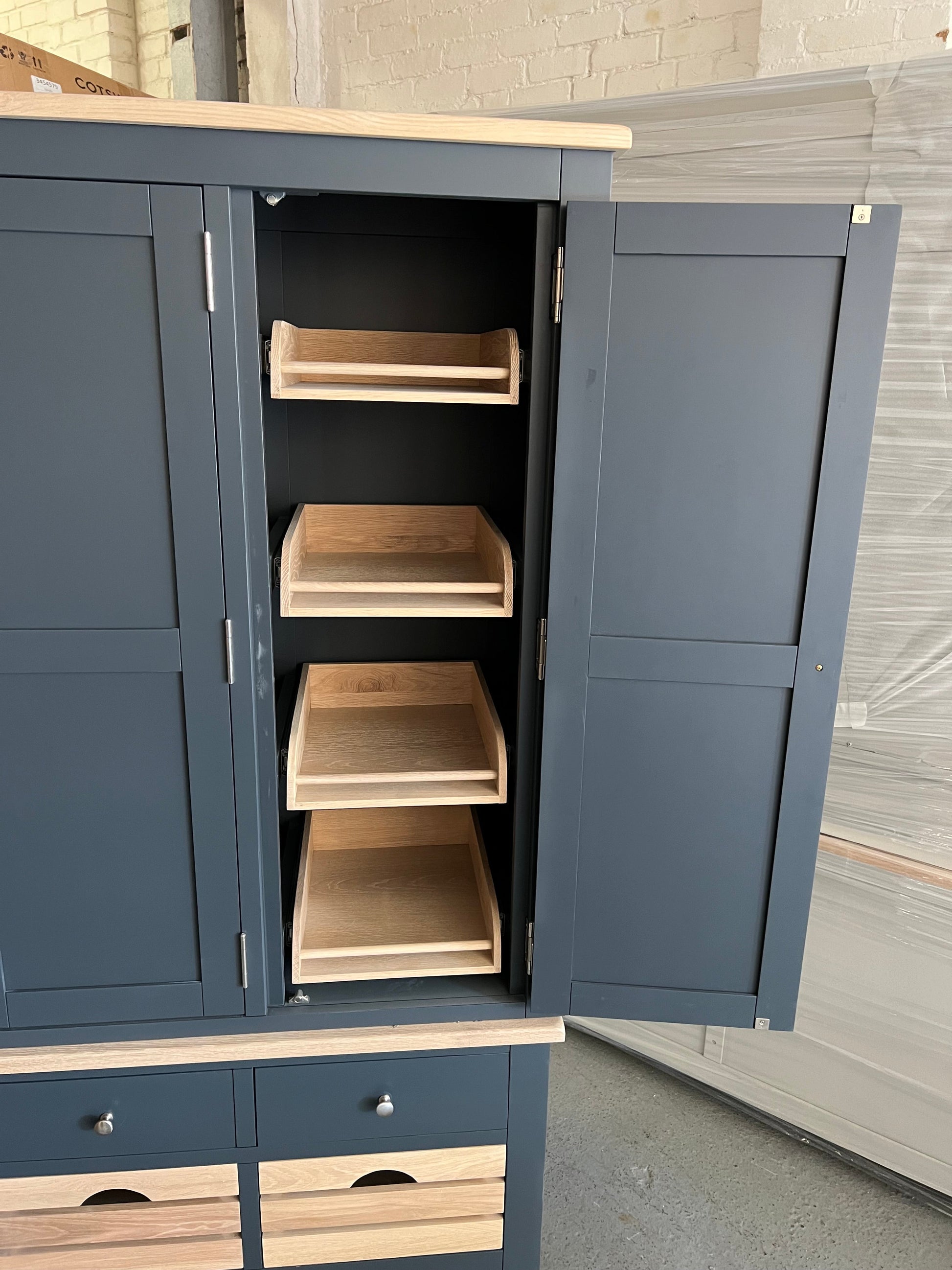 CHESTER CHARCOAL
Triple Larder Quality Furniture Clearance Ltd