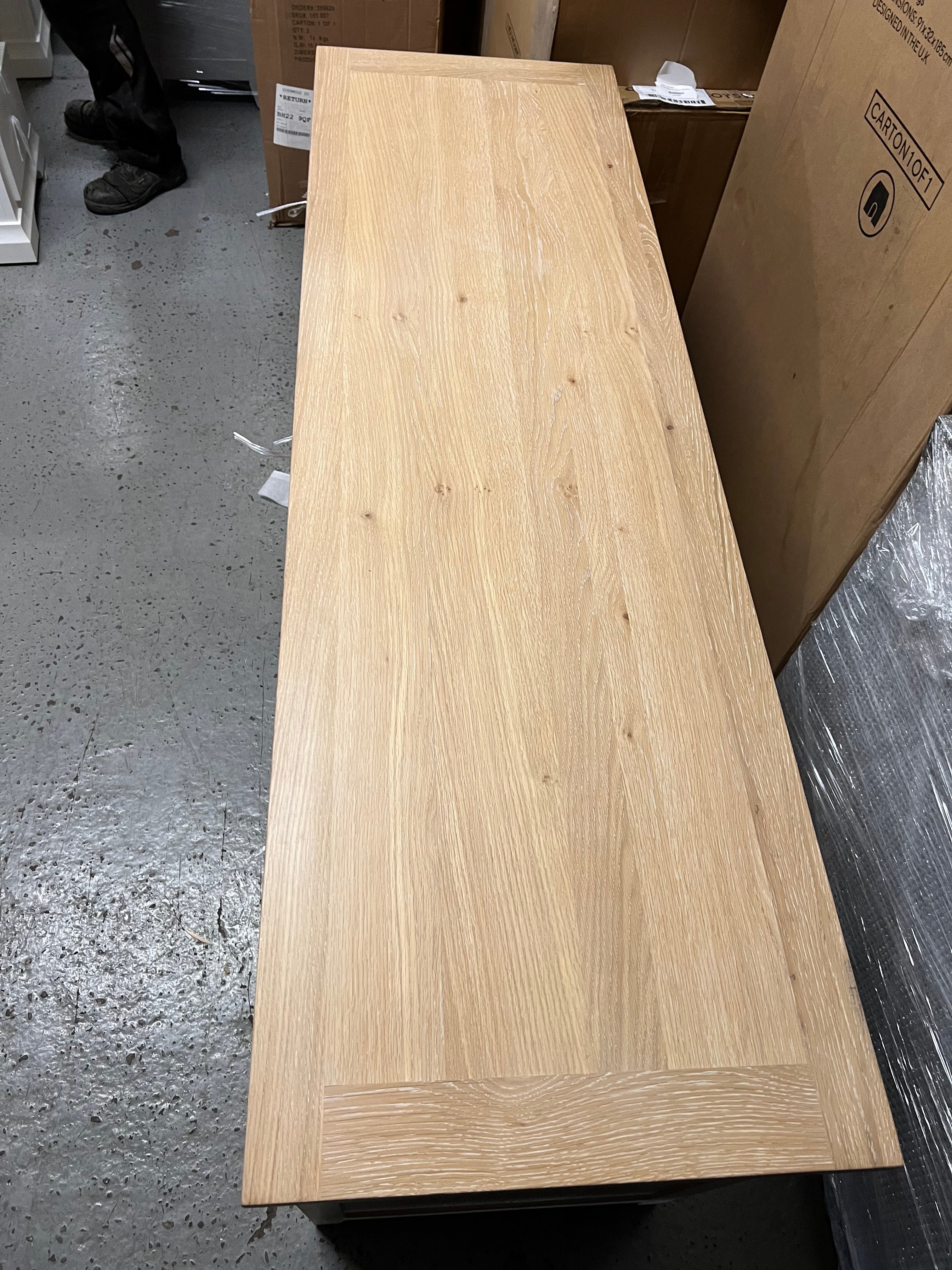 INGLESHAM WHITEWASH OAK
Double Pedestal Desk Quality Furniture Clearance Ltd