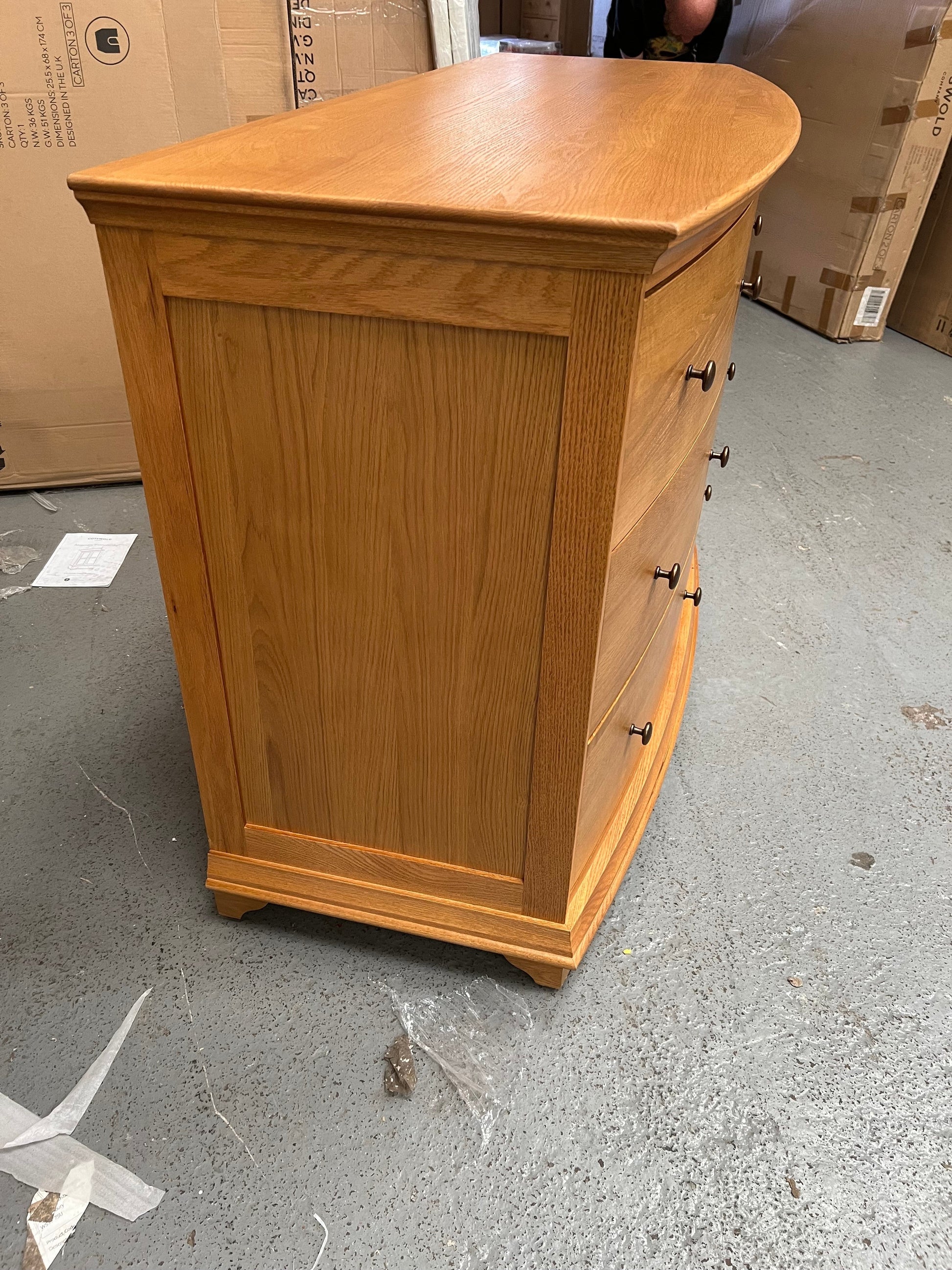 WINCHCOMBE OILED OAK
Low and Wide 6 Drawer Chest Quality Furniture Clearance Ltd
