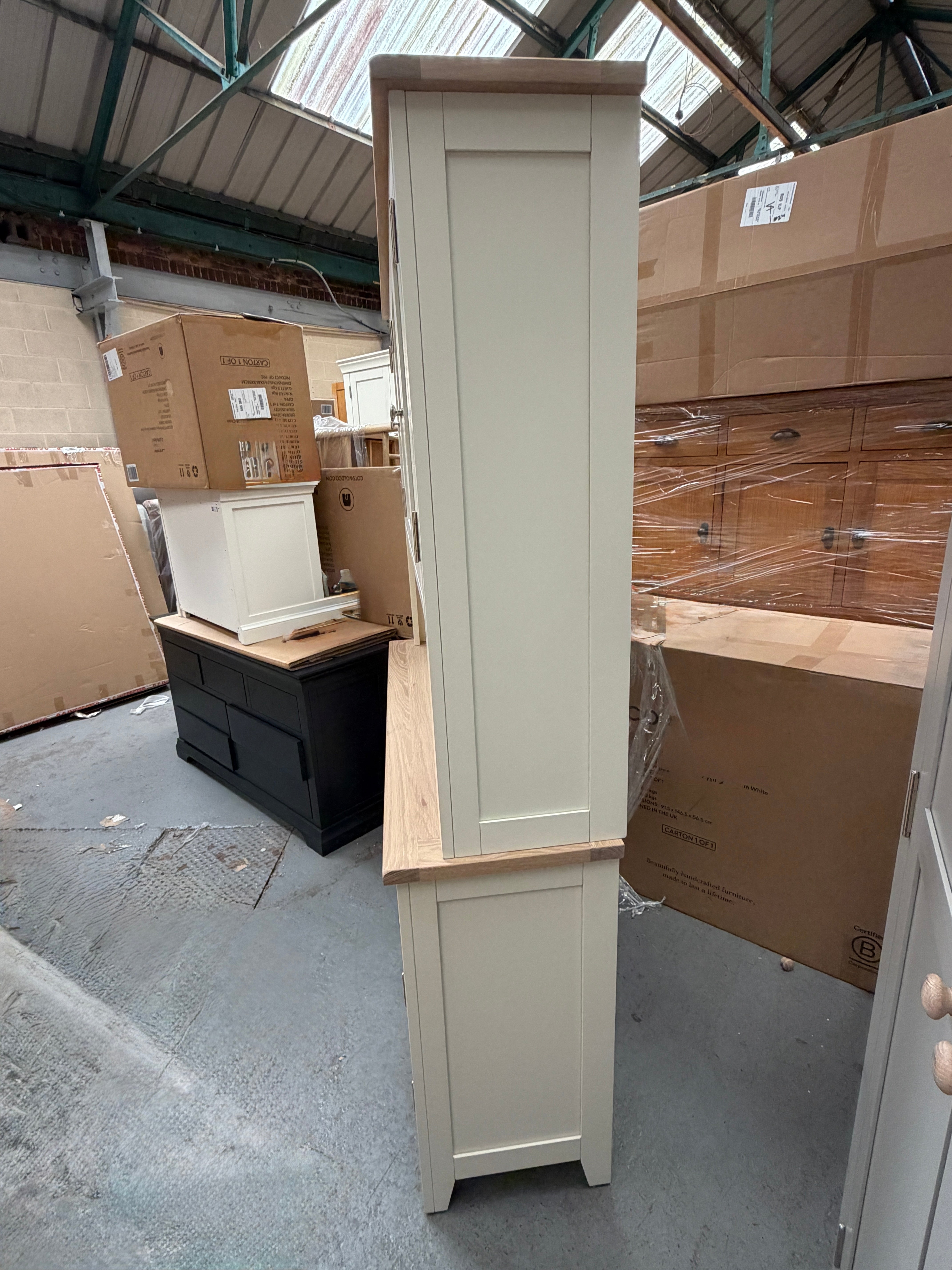 CHESTER CLASSIC CREAM
Large Dresser Quality Furniture Clearance Ltd