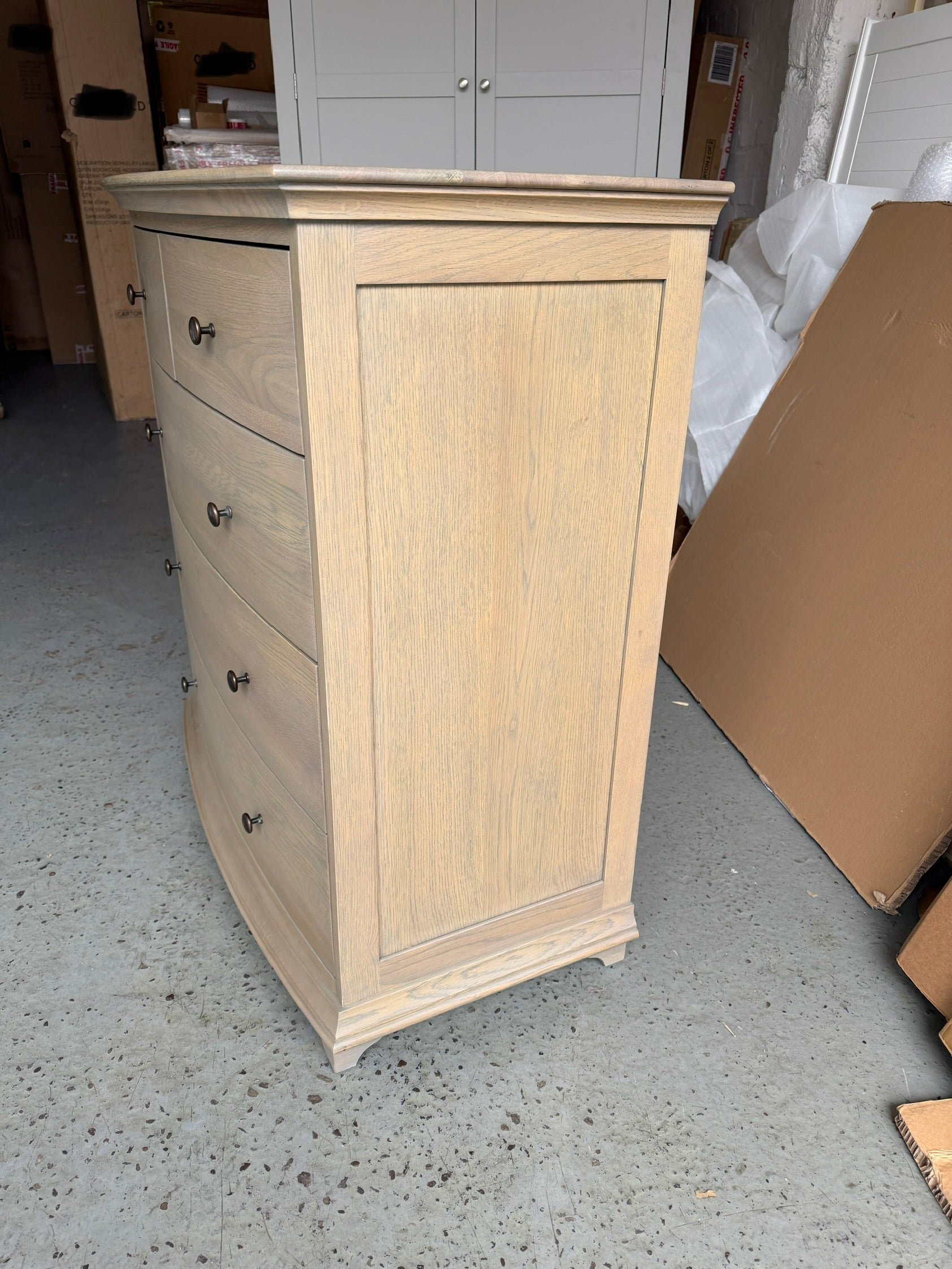 WINCHCOMBE SMOKED OAK
5 Drawer Chest Quality Furniture Clearance Ltd