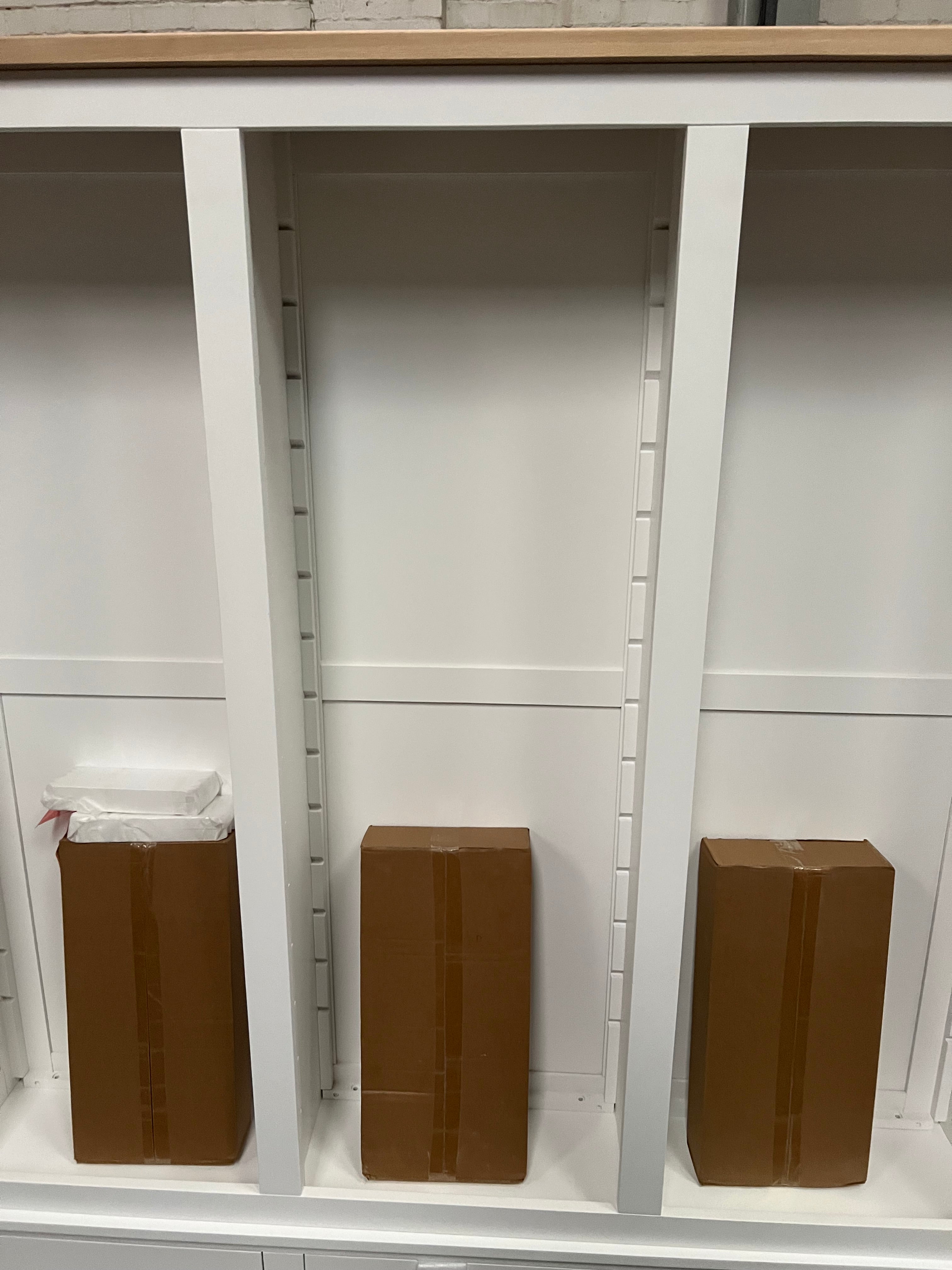 CHESTER PURE WHITE
Grand Bookcase Quality Furniture Clearance Ltd