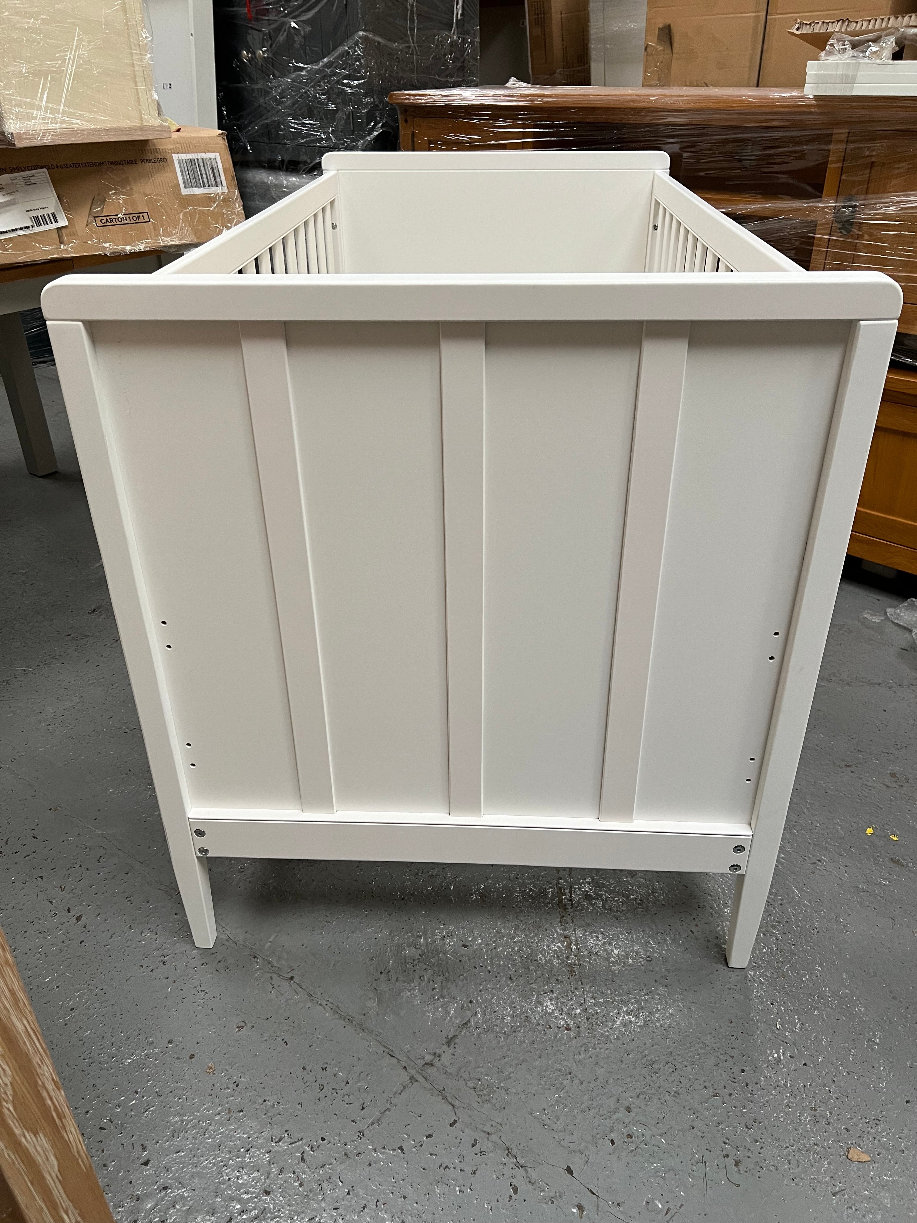 PENSHAM PURE WHITE
Classic Cot Bed Quality Furniture Clearance Ltd