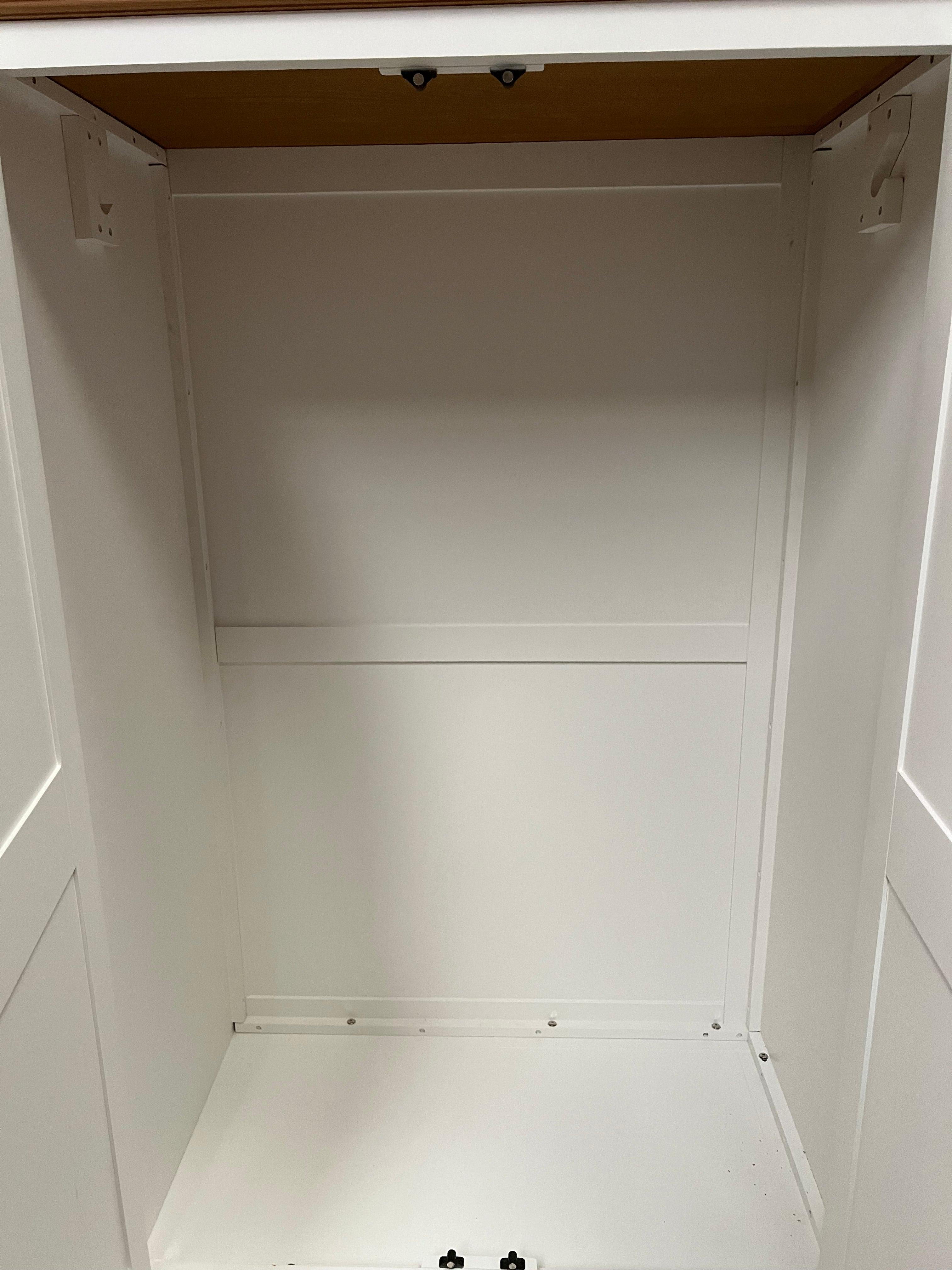 ELKSTONE PAINTED PARCHMENT
Triple Wardrobe Quality Furniture Clearance Ltd