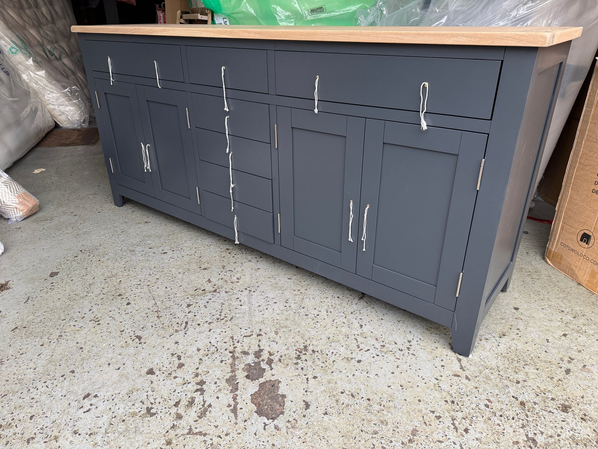 CHESTER CHARCOAL
Grand Sideboard Quality Furniture Clearance Ltd