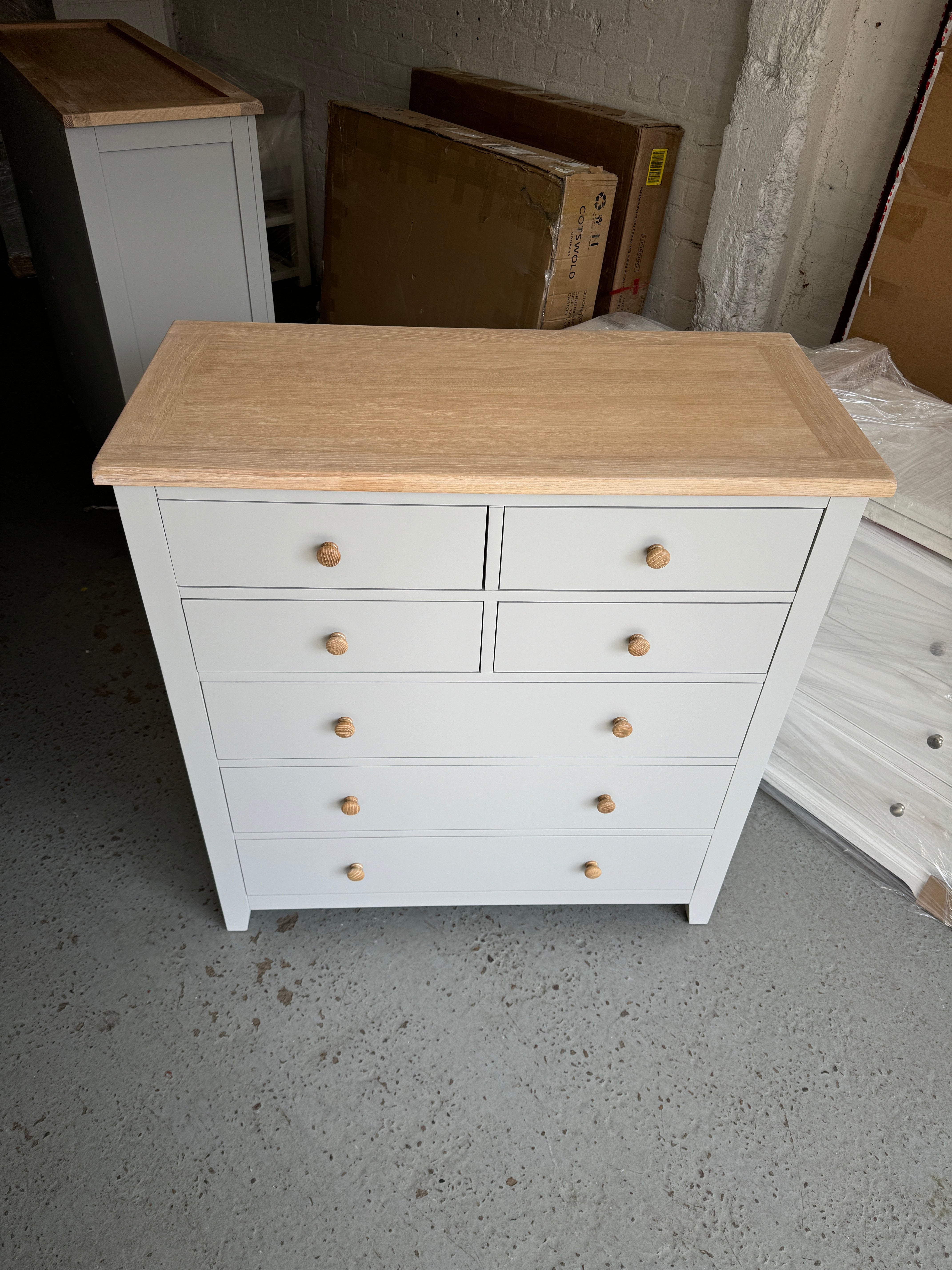 CHESTER DOVE GREY
7 Drawer Chest Quality Furniture Clearance Ltd