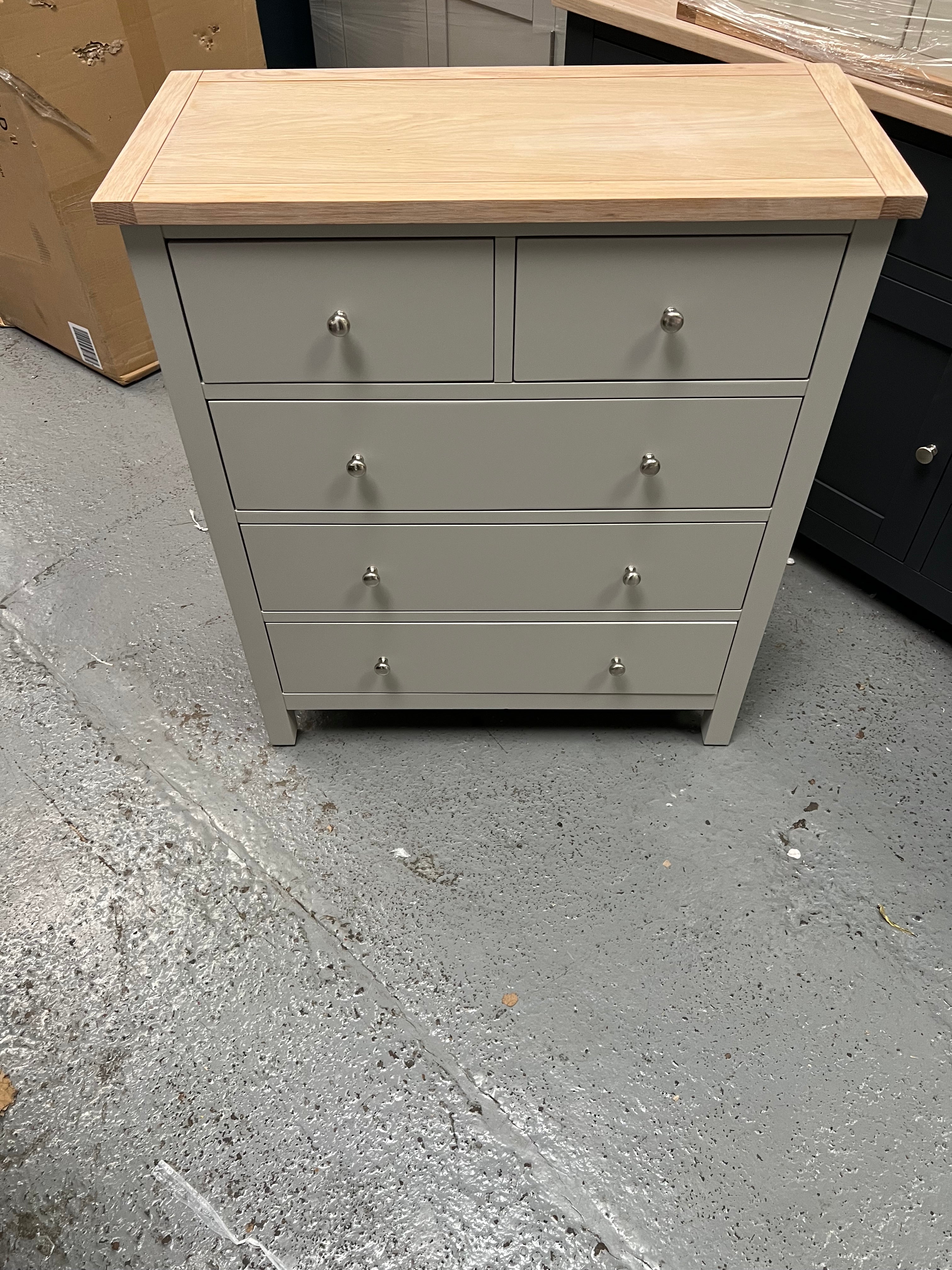 SIMPLY COTSWOLD PEBBLE GREY
2 over 3 chest of drawers Quality Furniture Clearance Ltd