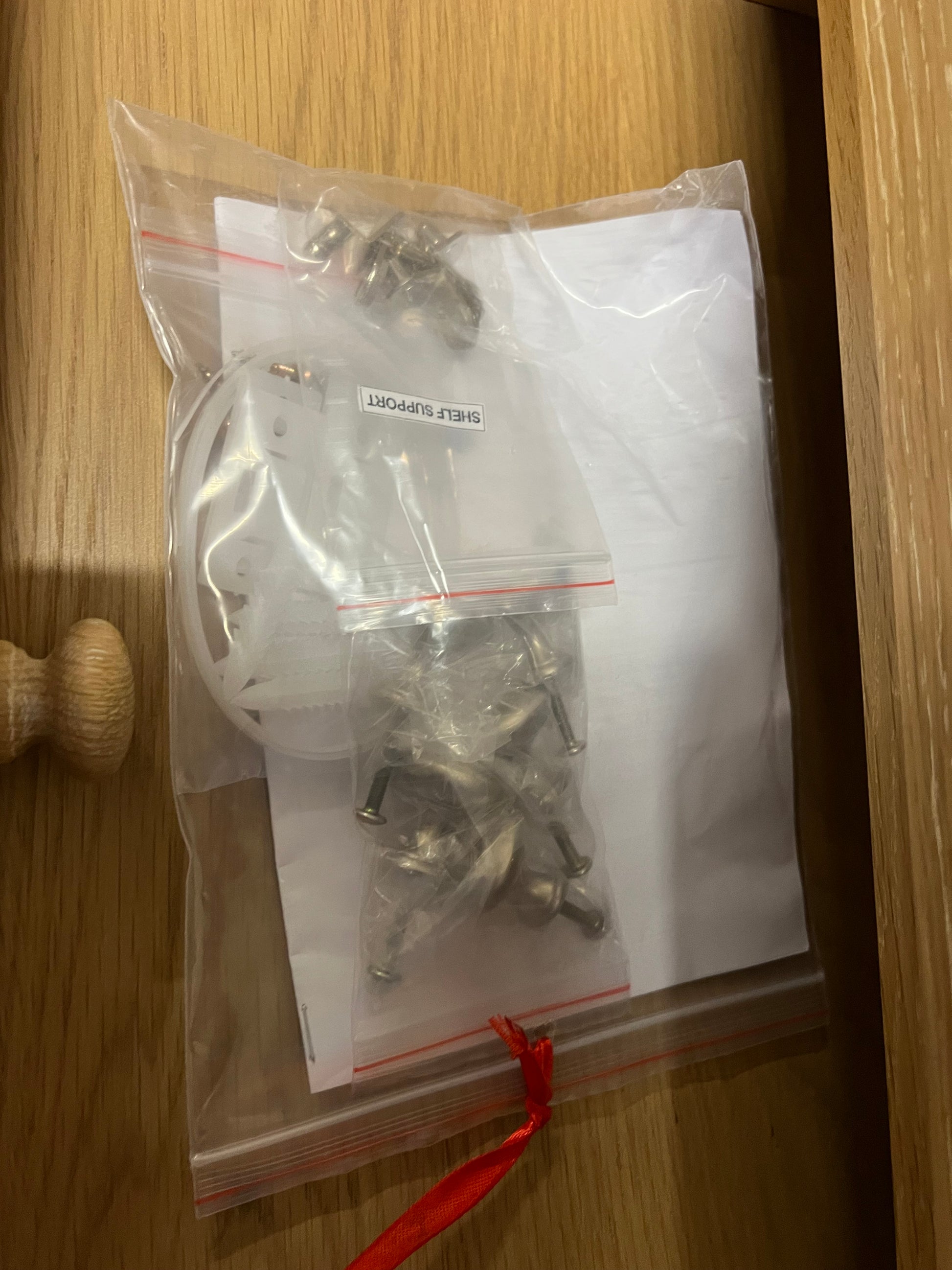 INGLESHAM WHITEWASH OAK
Double Pedestal Desk Quality Furniture Clearance Ltd