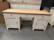 CHESTER CLASSIC CREAM
Double Pedestal Desk Quality Furniture Clearance Ltd