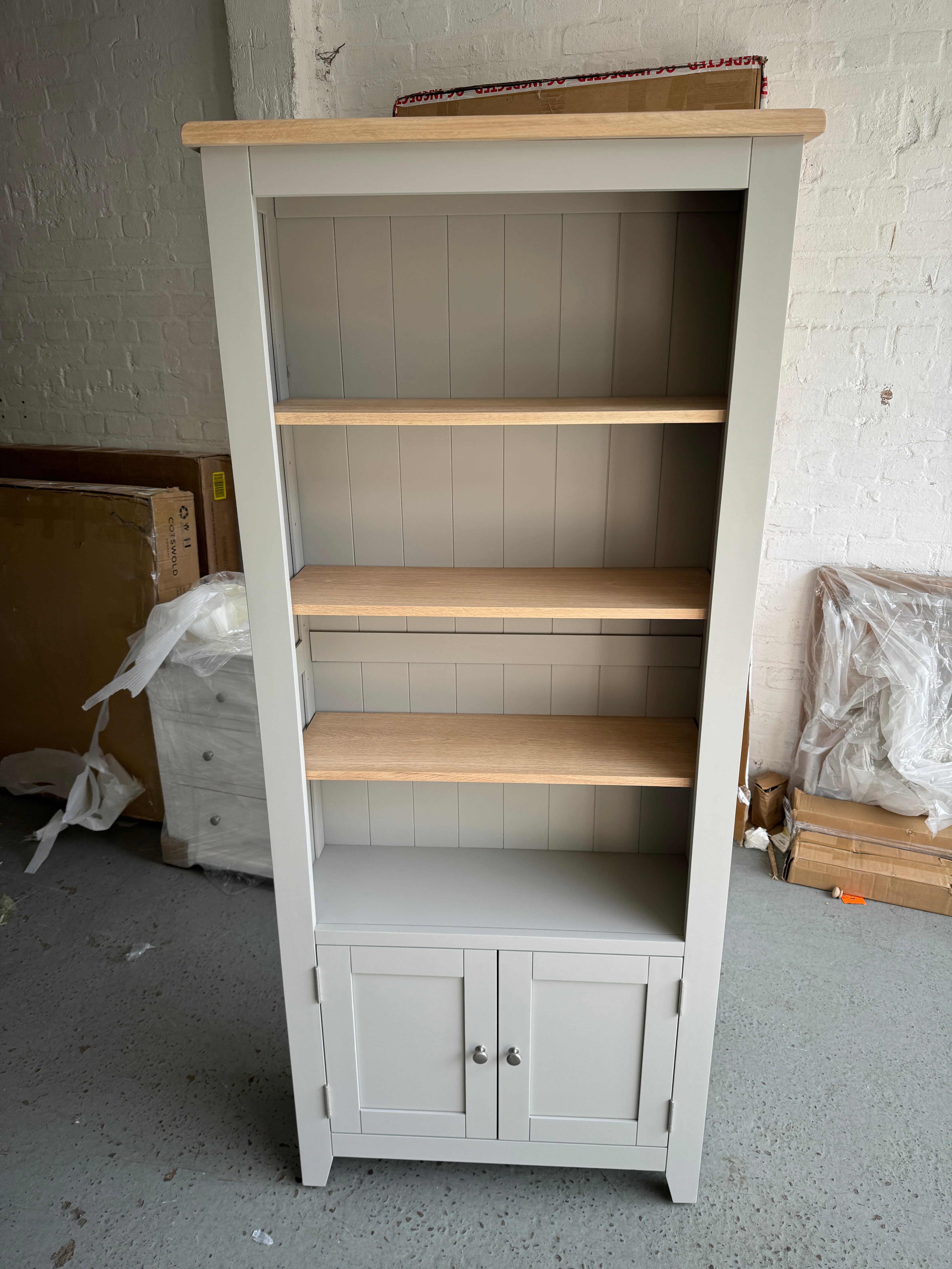 CHESTER DOVE GREY
Alcove Display Cabinet Quality Furniture Clearance Ltd