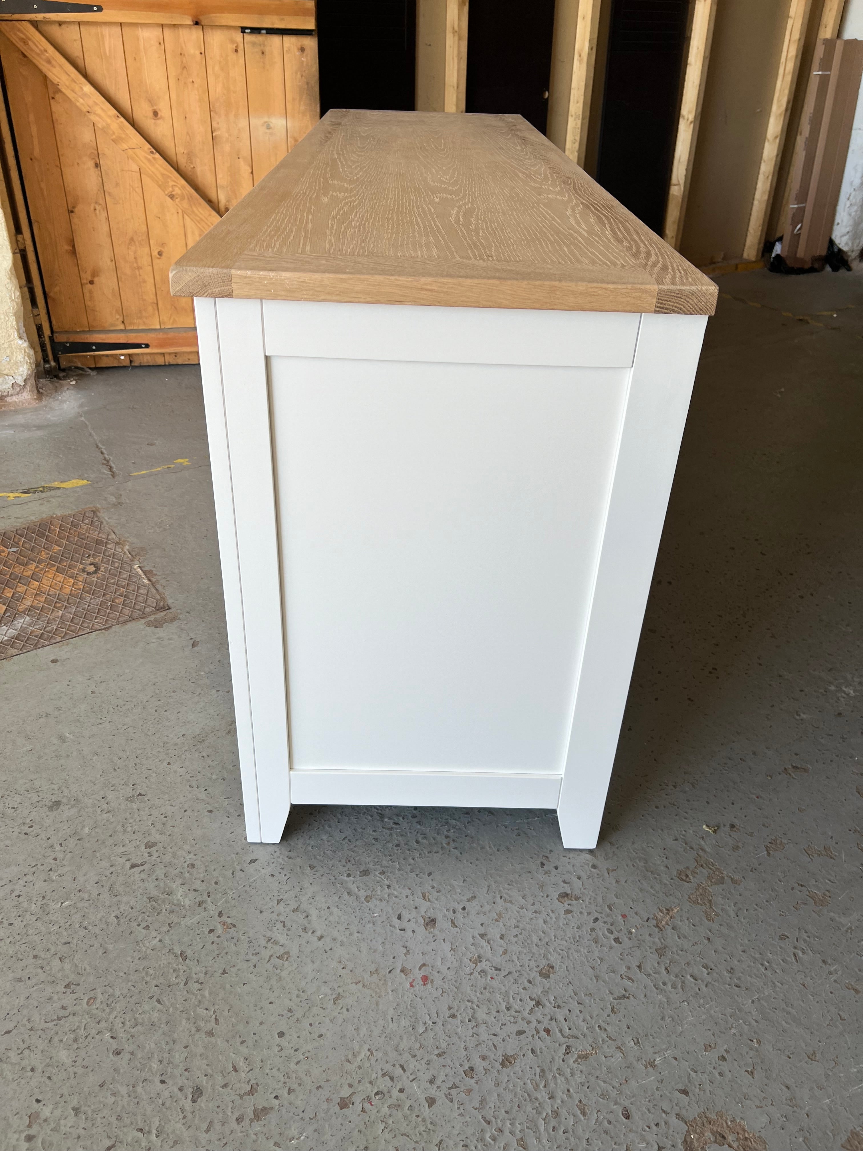CHESTER PURE WHITE
Buffet Sideboard Quality Furniture Clearance Ltd