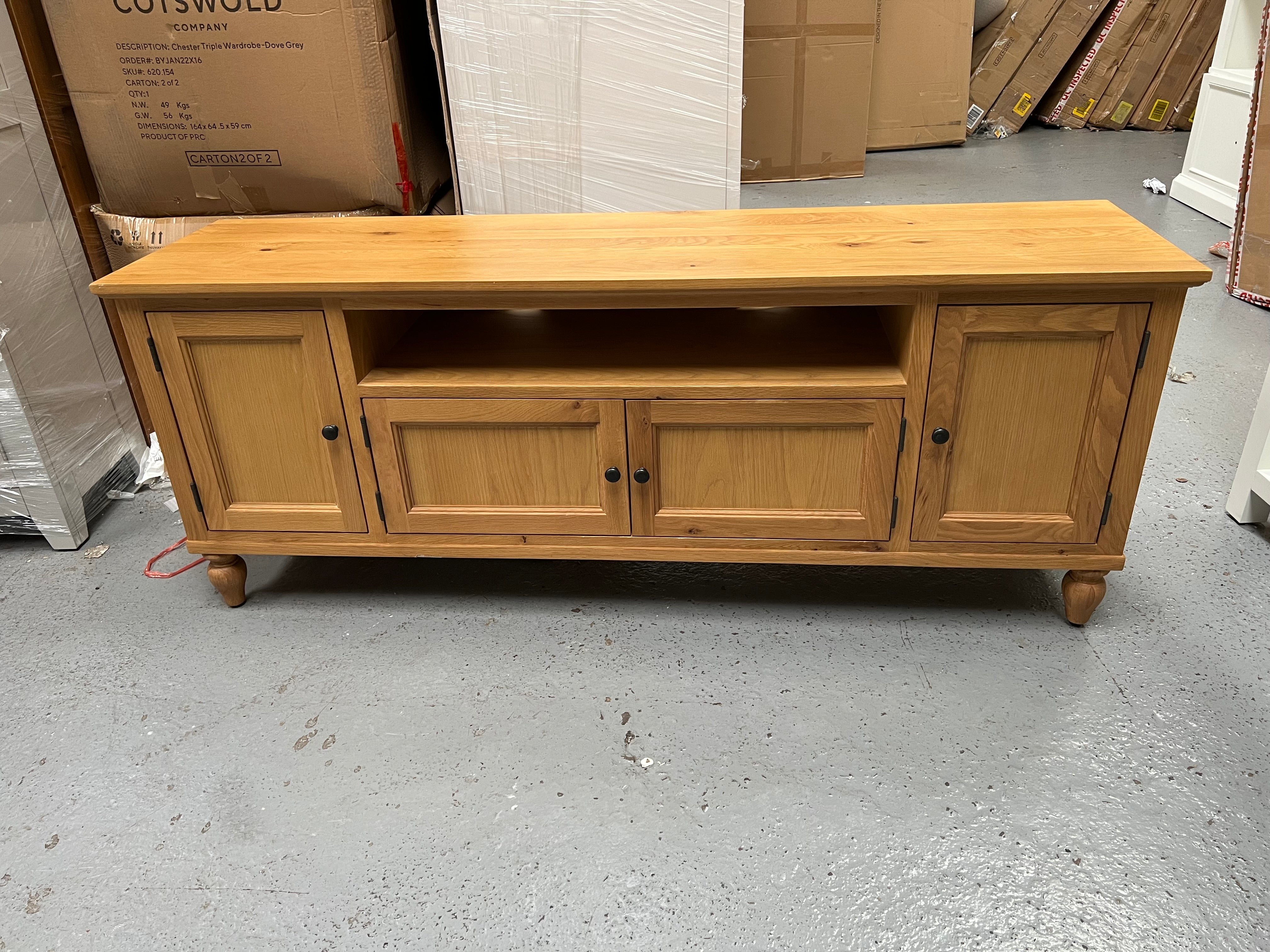 ELKSTONE MELLOW OAK
Large TV Stand up to 65" Quality Furniture Clearance Ltd