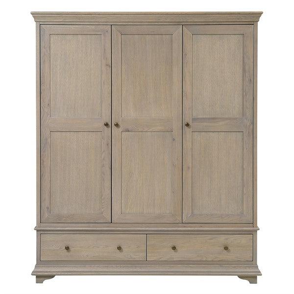 WINCHCOMBE SMOKED OAK
Triple Wardrobe Quality Furniture Clearance Ltd