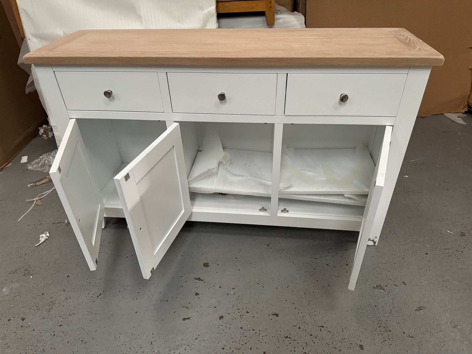 CHESTER PURE WHITE
Large Sideboard Quality Furniture Clearance Ltd