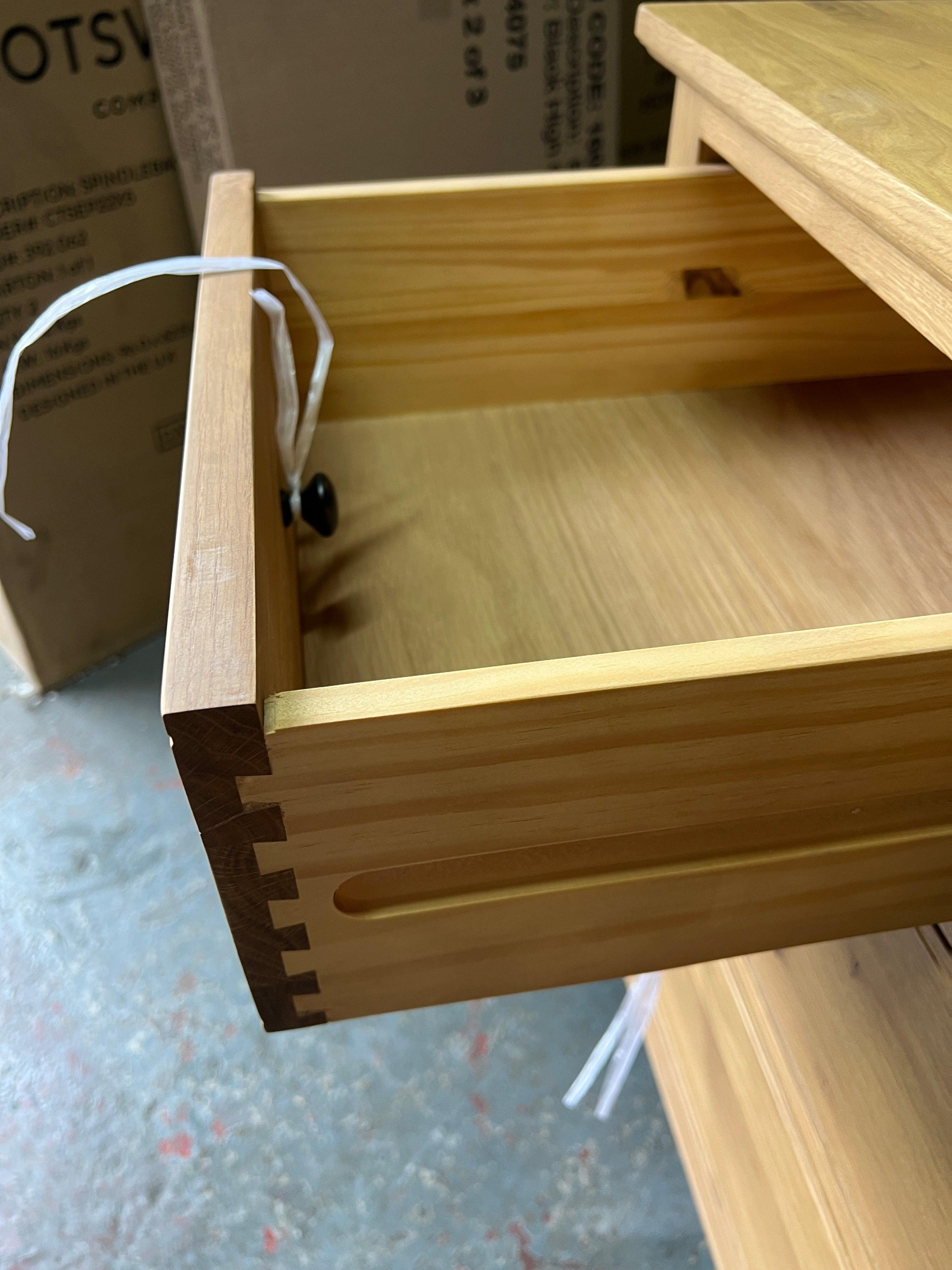 ELKSTONE MELLOW OAK 8 Drawer Wide Chest Quality Furniture Clearance Ltd