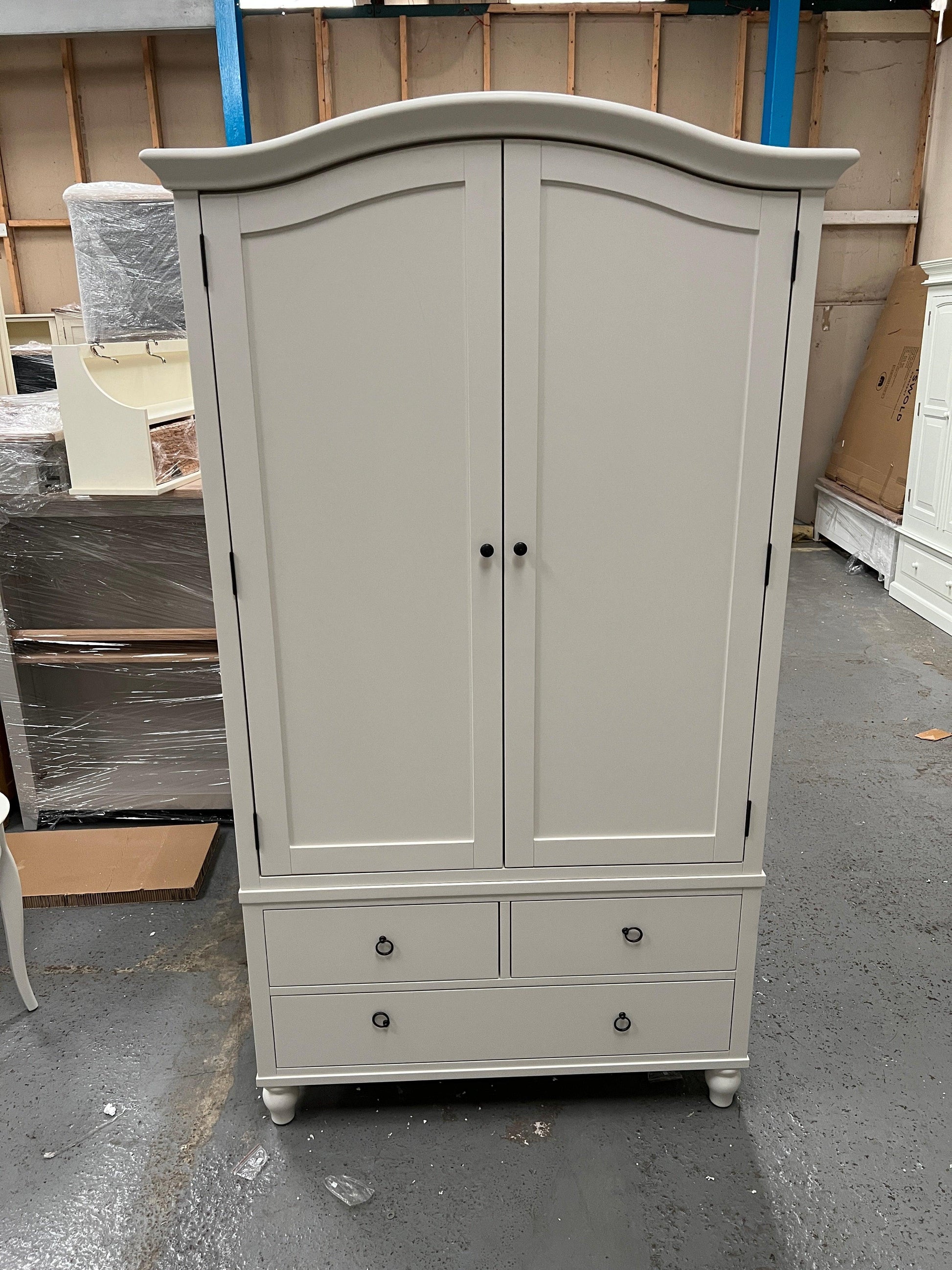 WILMSLOW PALE GREY Double Wardrobe And Matching Nightstands Quality Furniture Clearance Ltd