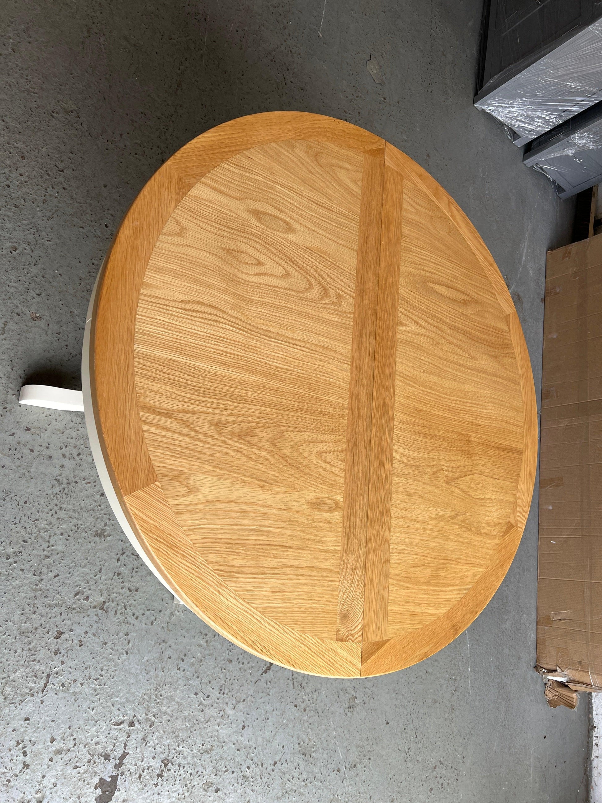 SUSSEX COTSWOLD CREAM 4-6 Seater Round Extending Table Quality Furniture Clearance Ltd