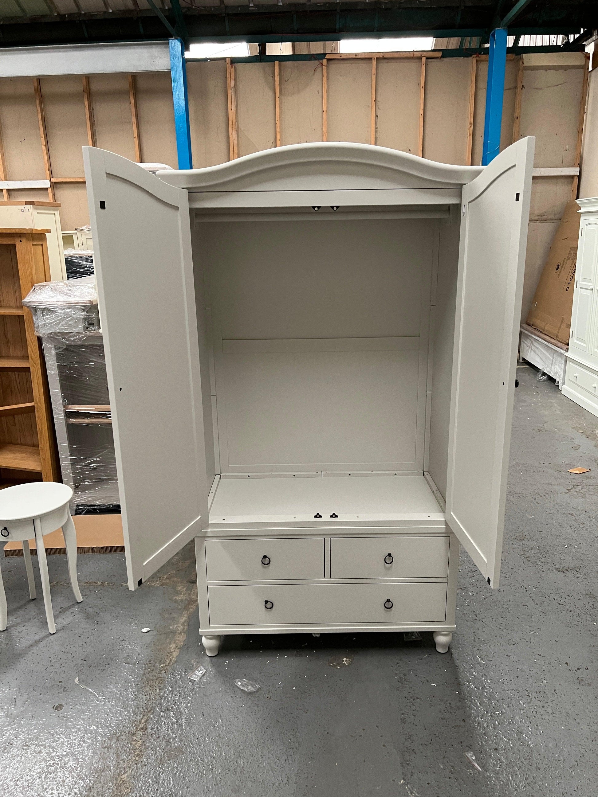 WILMSLOW PALE GREY Double Wardrobe And Matching Nightstands Quality Furniture Clearance Ltd