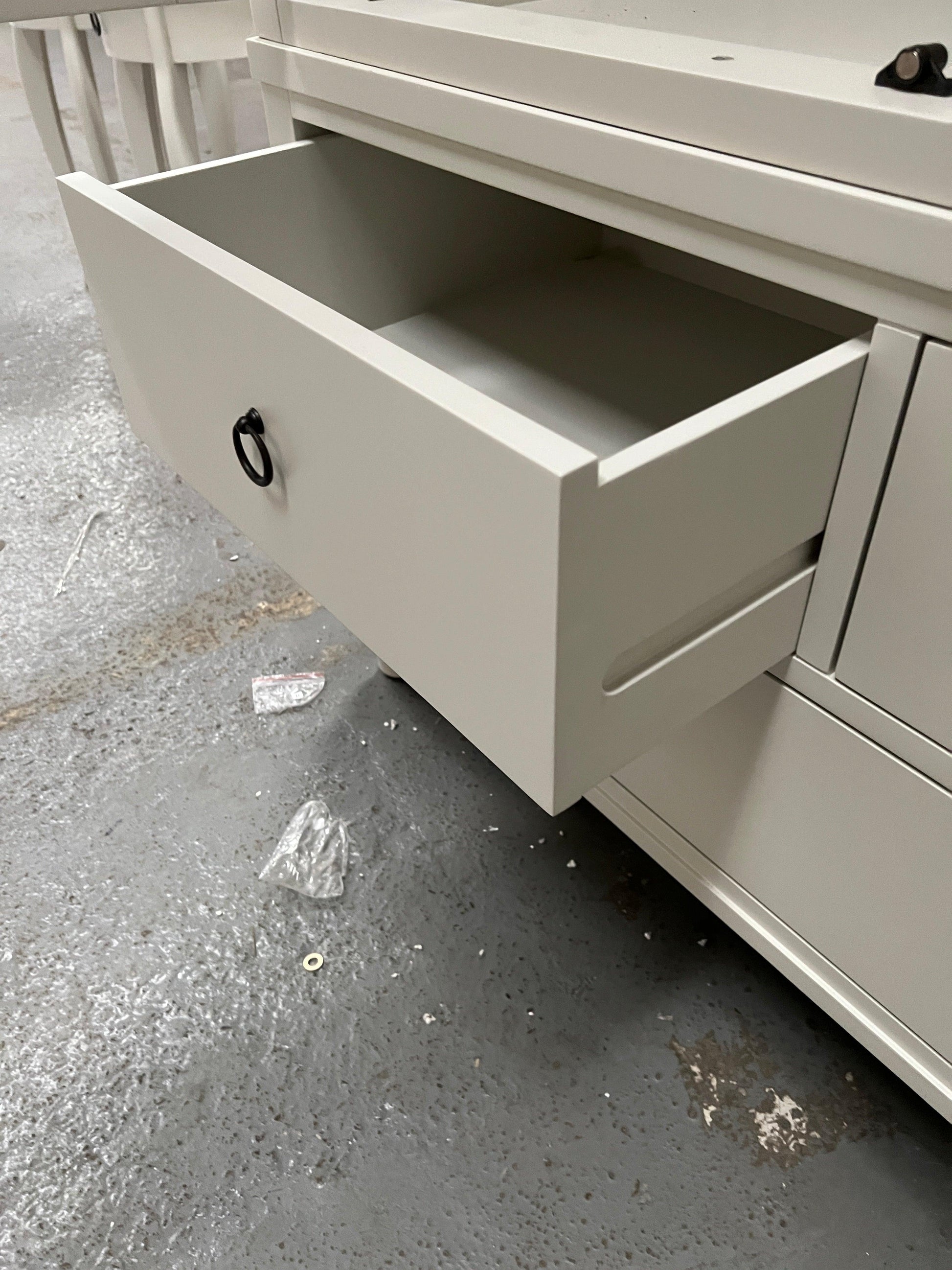 WILMSLOW PALE GREY Double Wardrobe And Matching Nightstands Quality Furniture Clearance Ltd