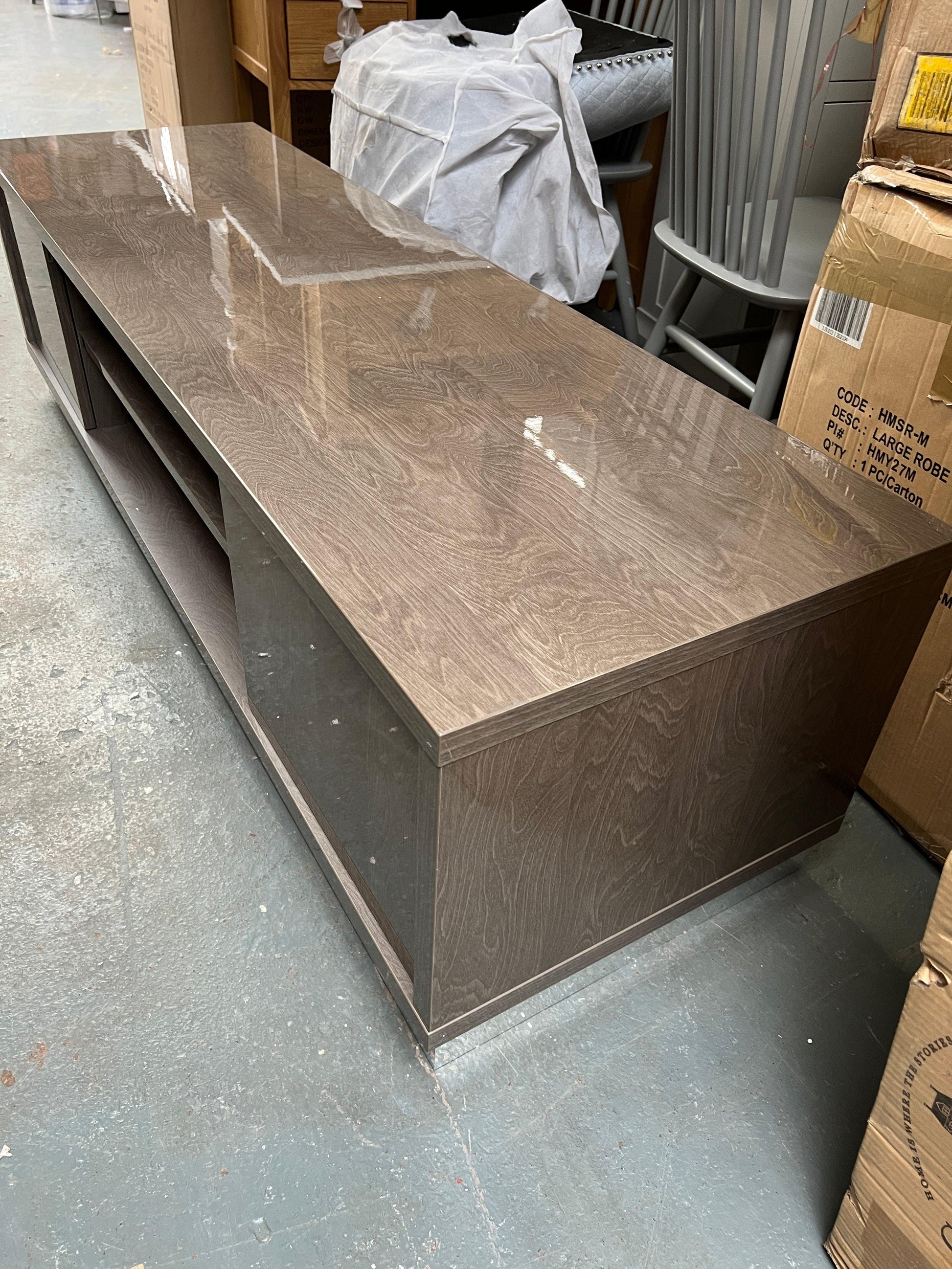 Platinum Italian High Gloss Slim tv cabinet by Modum Quality Furniture Clearance Ltd