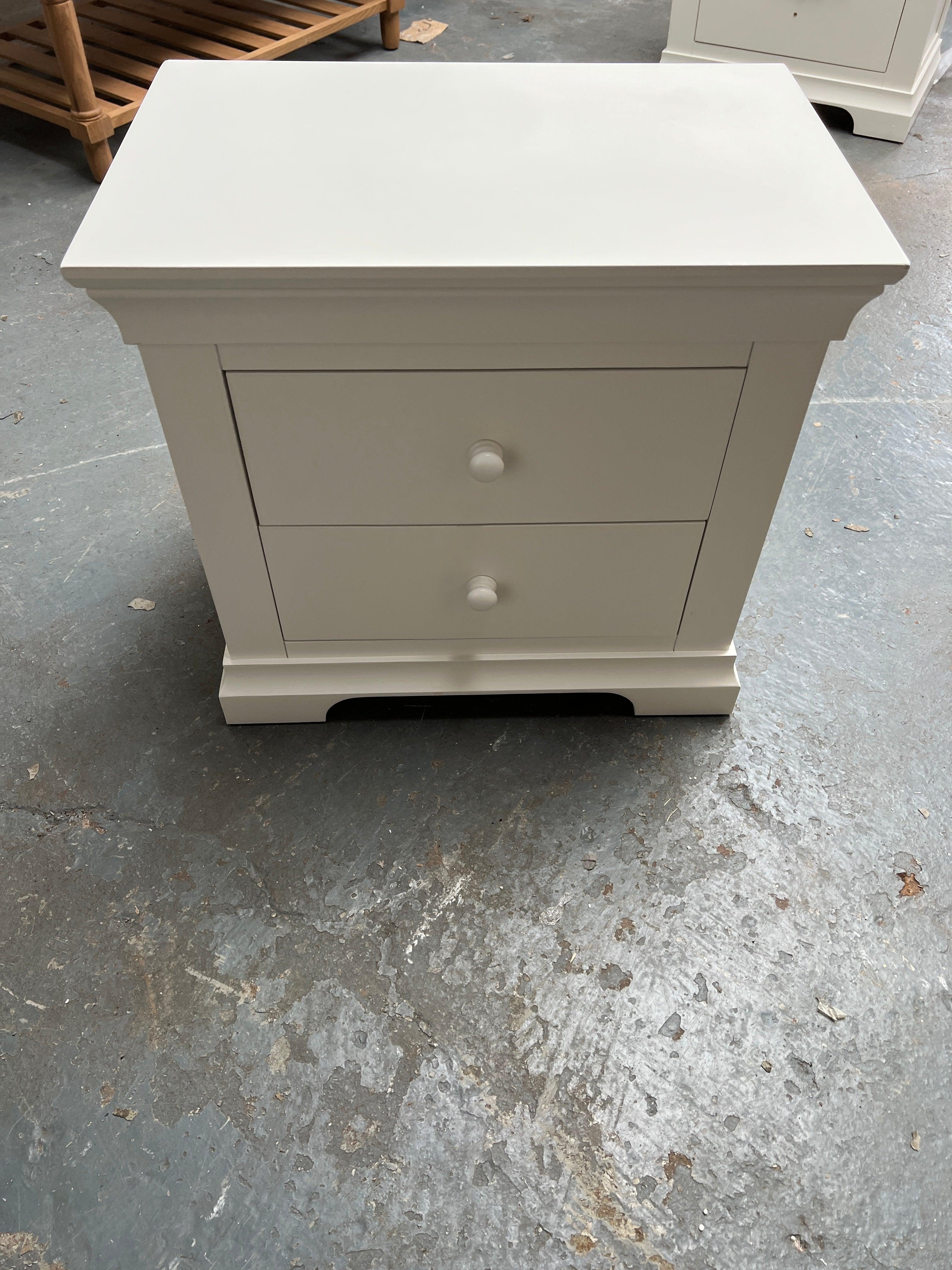 set of 2 Chantilly Warm White Large 2 Drawer Bedside Quality Furniture Clearance Ltd