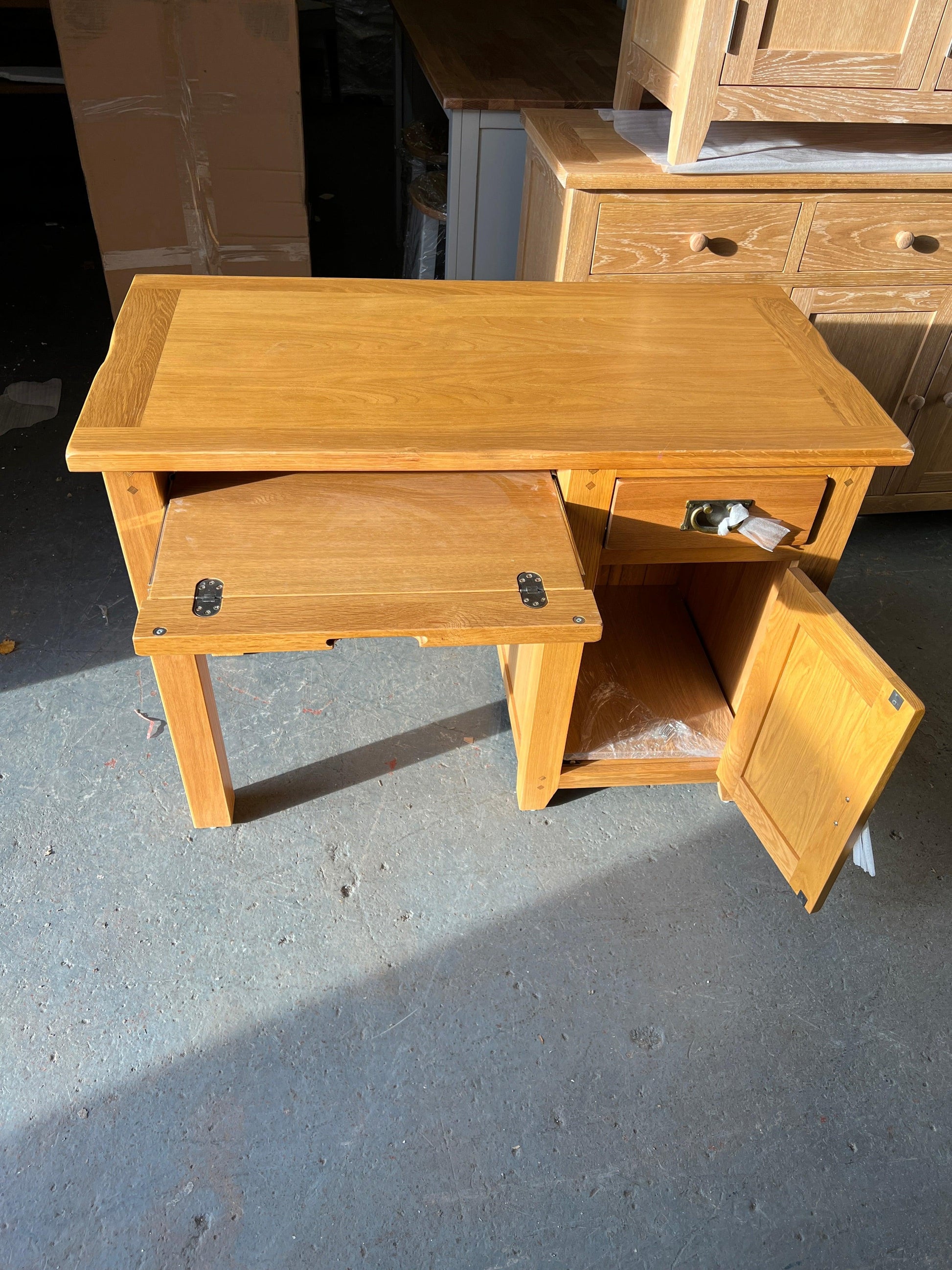 Oakland Rustic Oak Single Pedestal Desk Quality Furniture Clearance Ltd