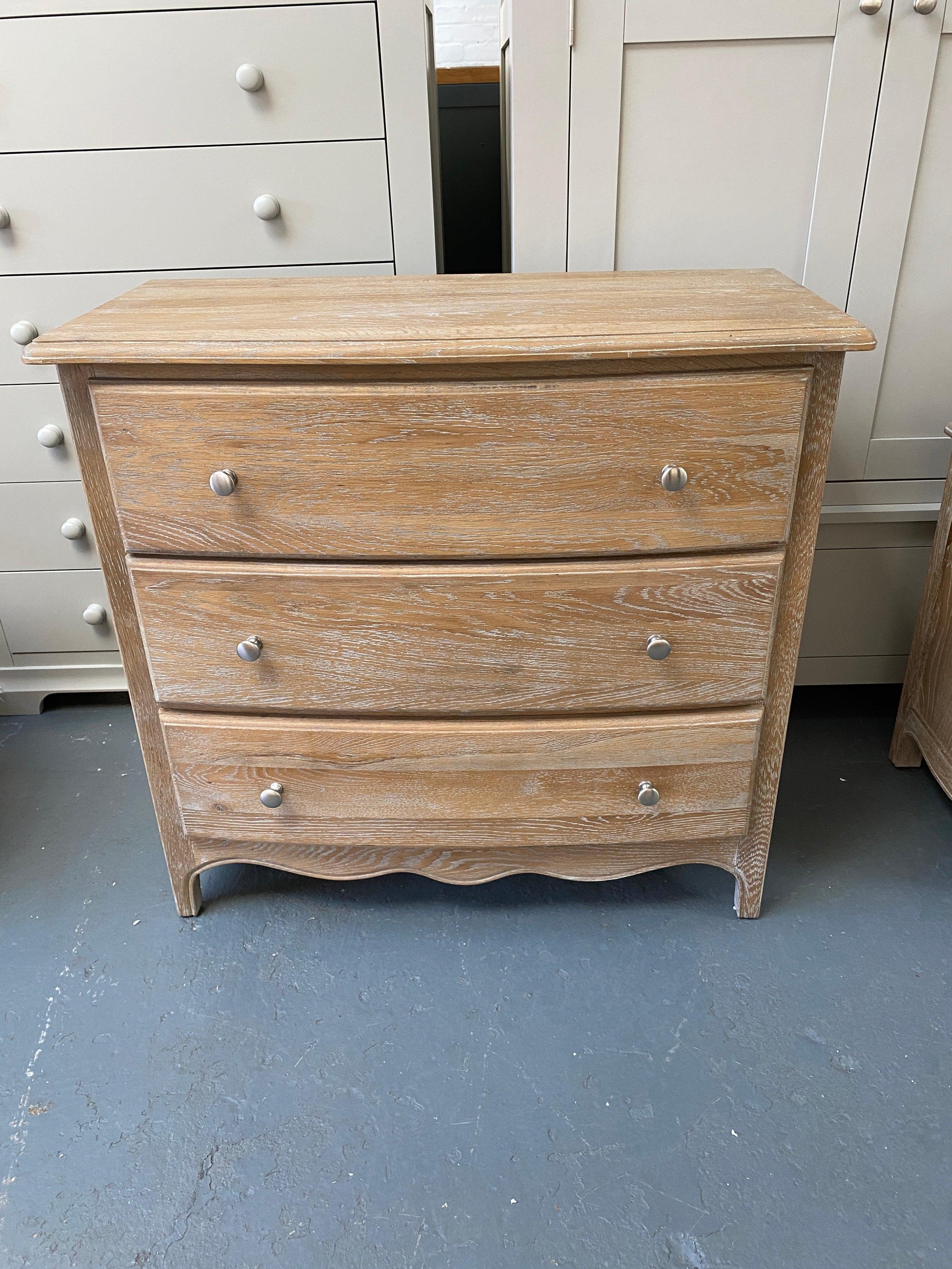Limewash Oak 3 Drawer Chest. - furniture delivered 