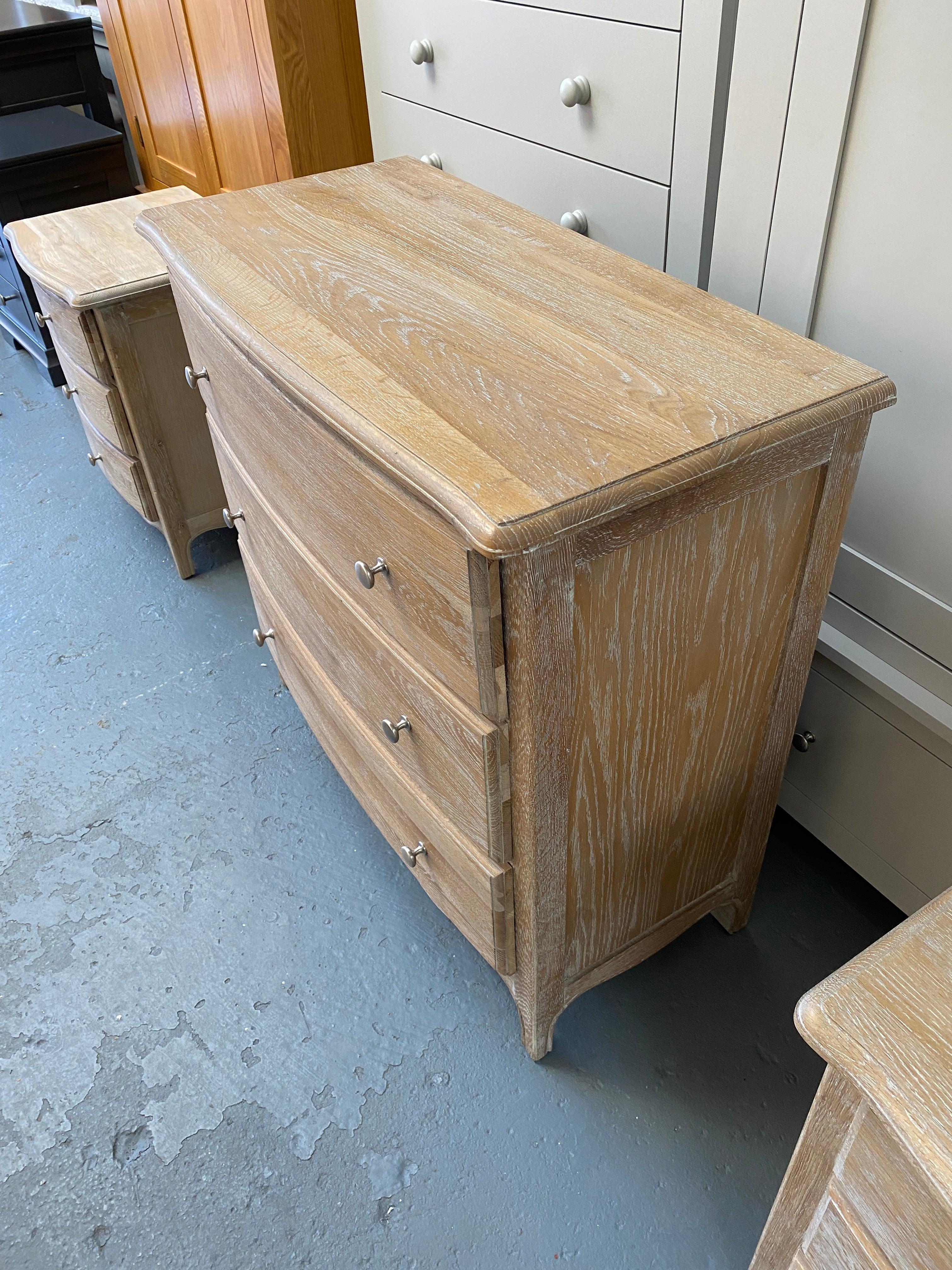 Limewash Oak 3 Drawer Chest. - furniture delivered 