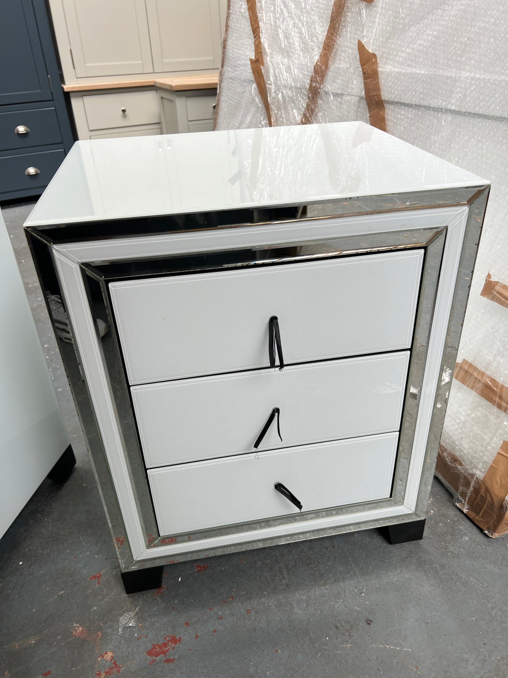 Set of 2 White Mirror 3 Drawer Bedside Cabinet Quality Furniture Clearance Ltd